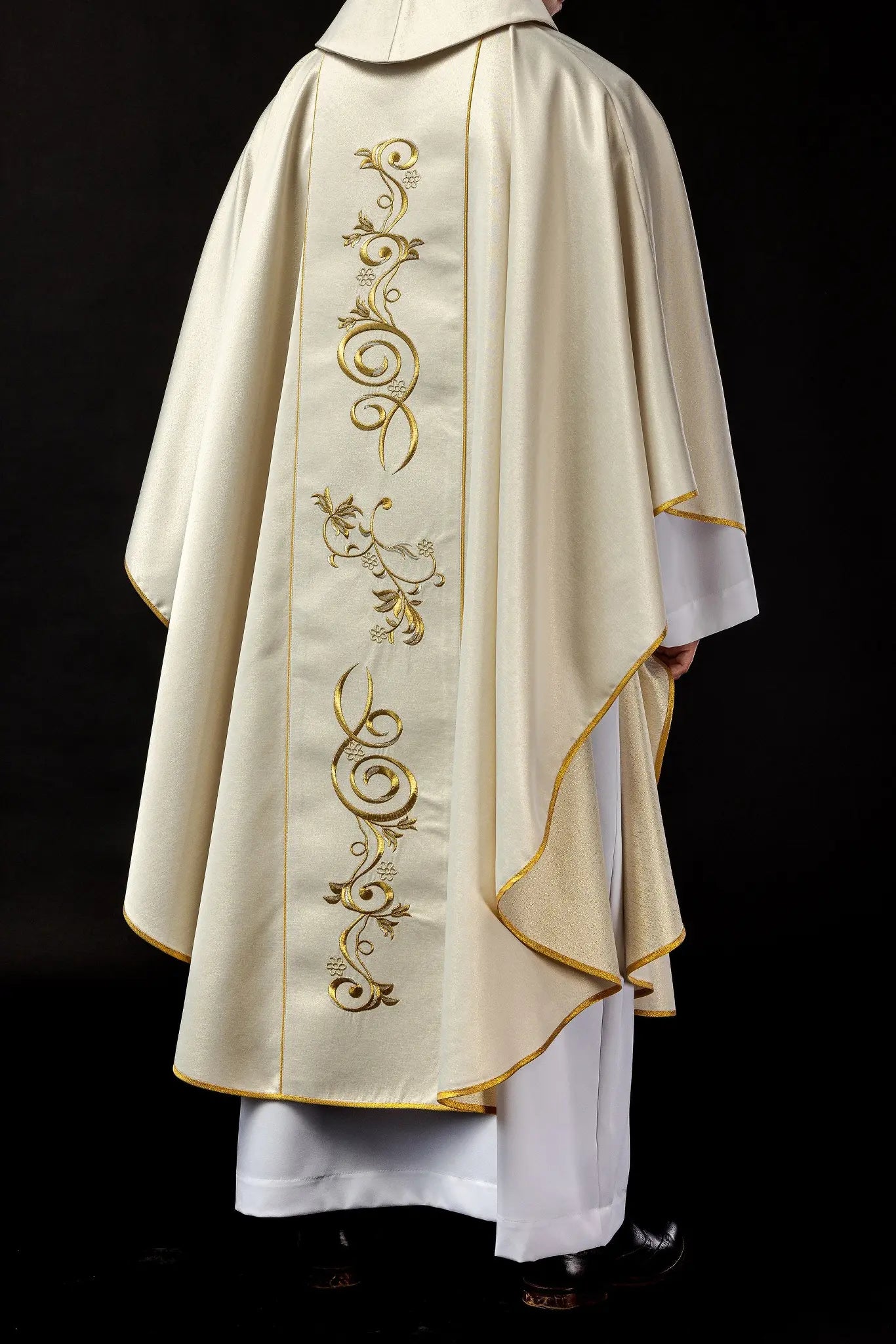 Chasuble brodée pour Noël avec l'image de la Sainte Famille