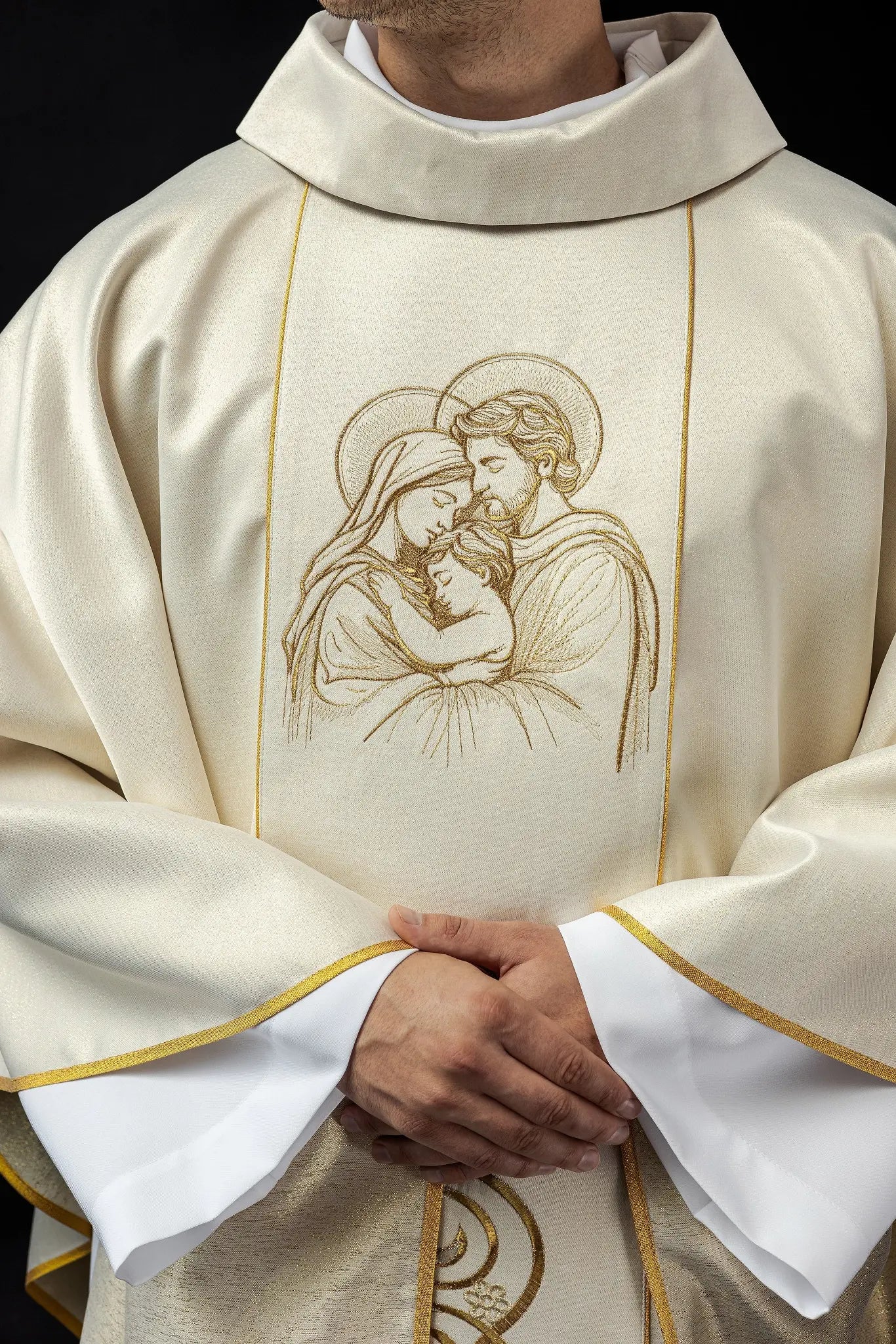 Chasuble brodée pour Noël avec l'image de la Sainte Famille