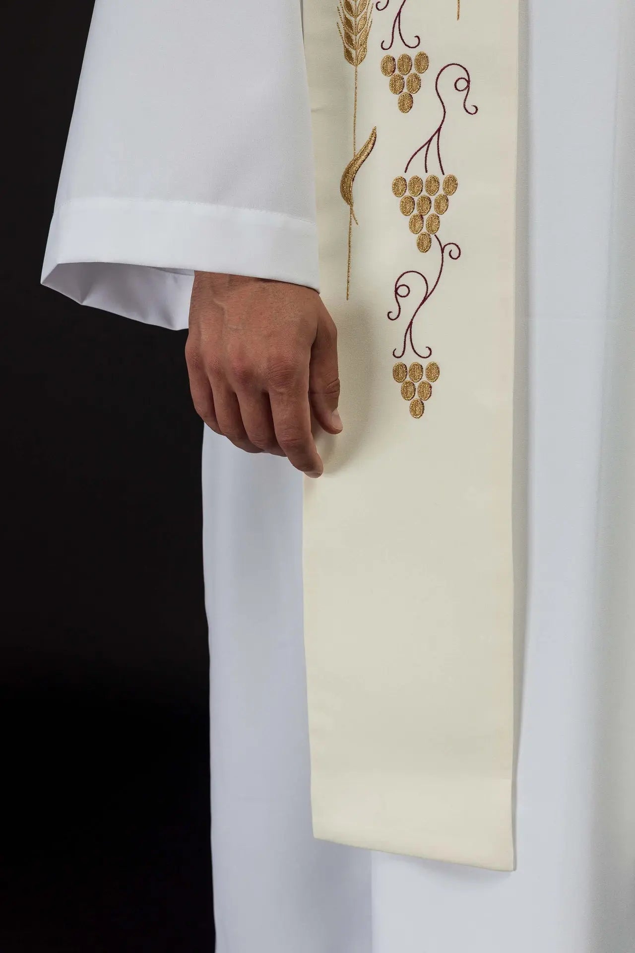 Étoles sacerdotales brodées croix avec raisins écru
