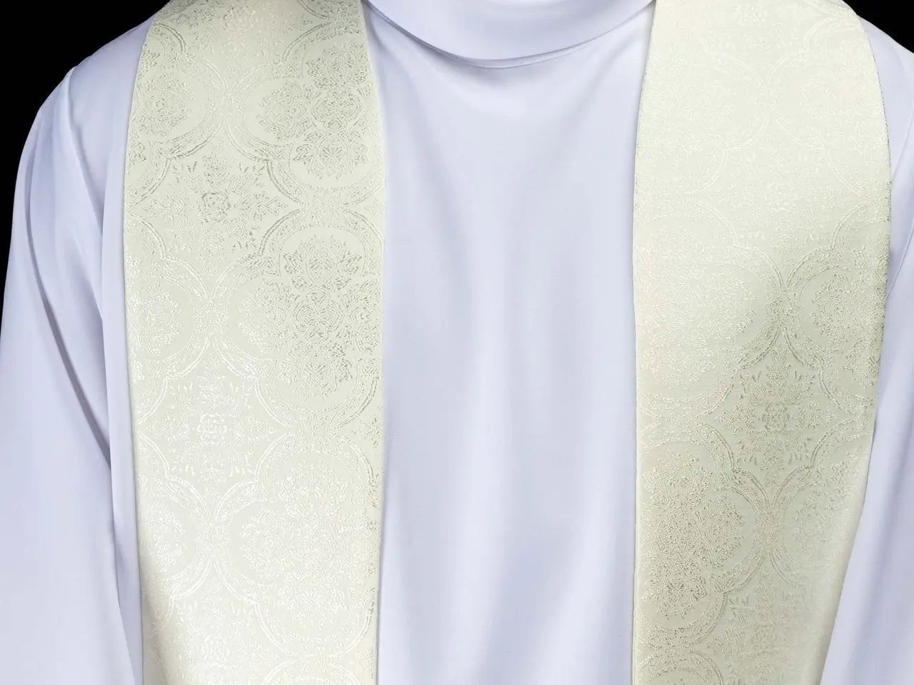 Étole en jacquard écru avec broderie de croix dorée