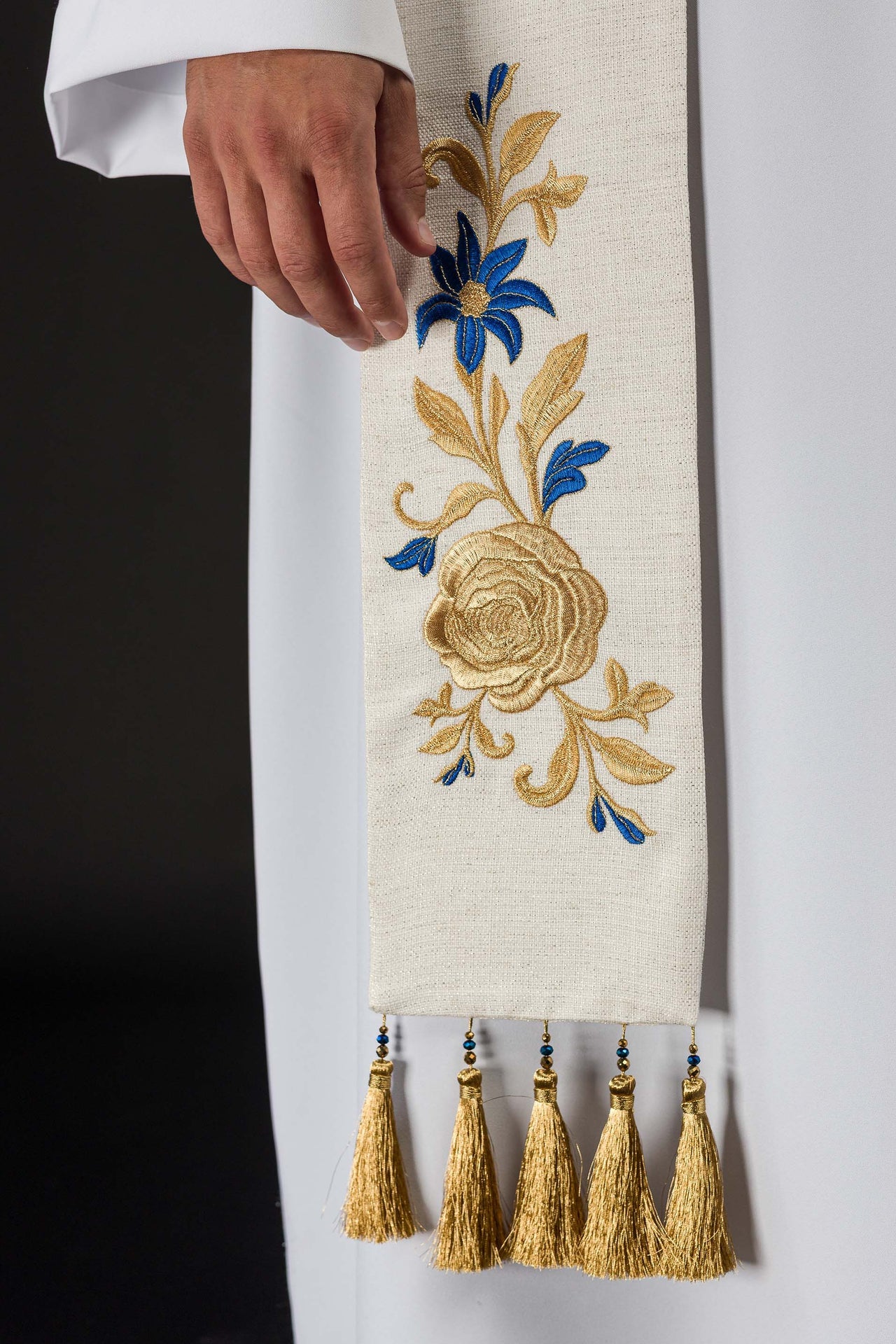 Stuła haftowana z symbolem Maryjnym - ORNATY.PL