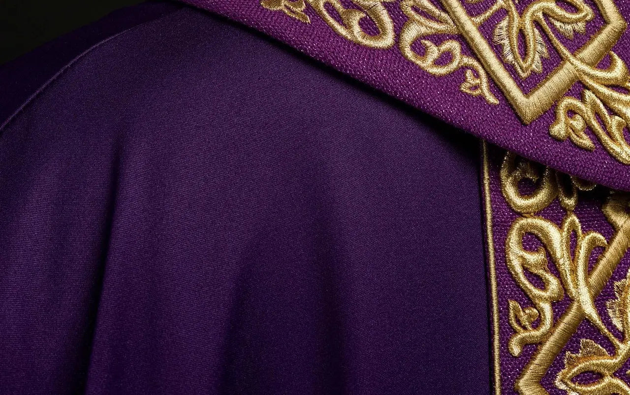 Chasuble richly embroidered Purple