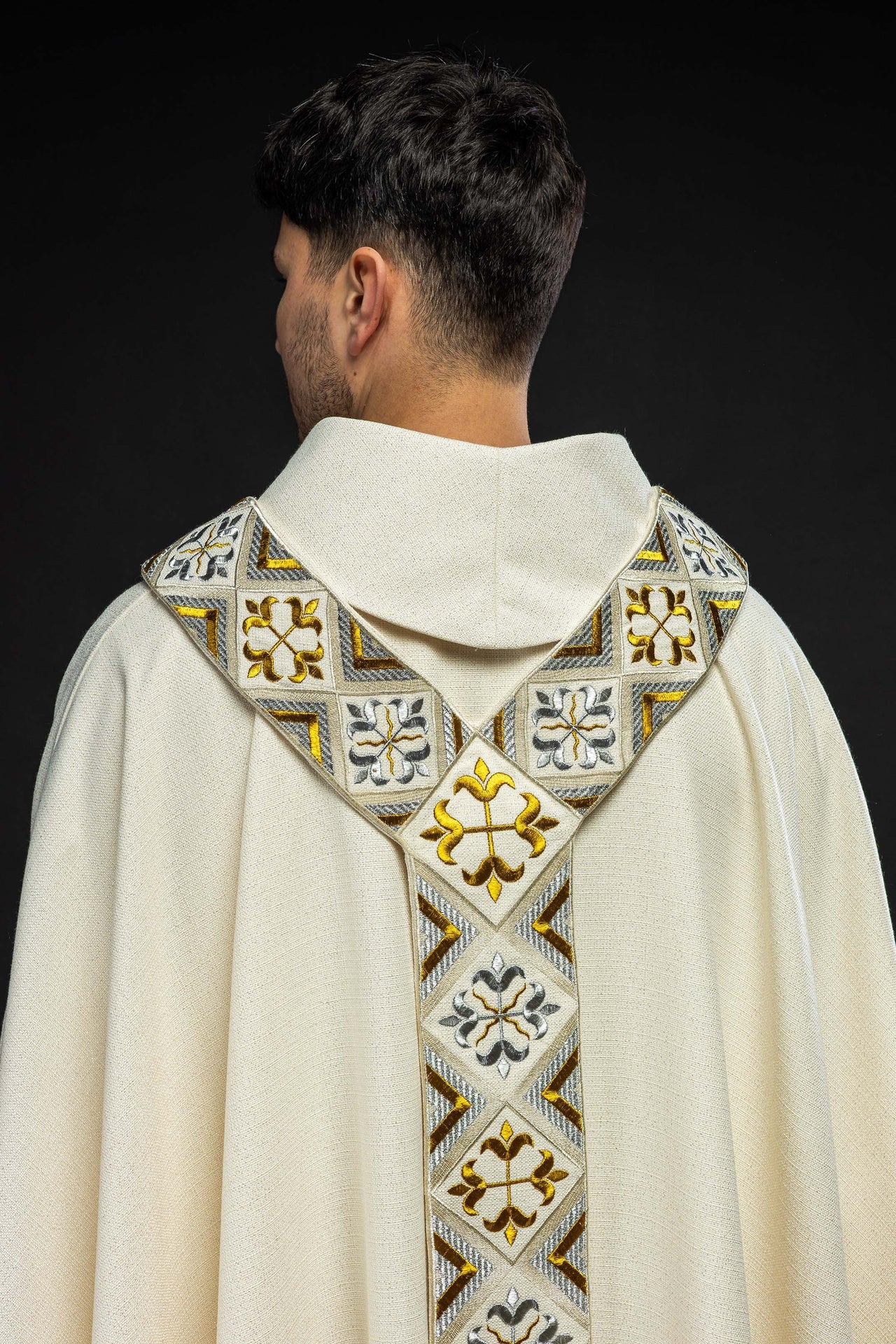Bande brodée pour chasuble