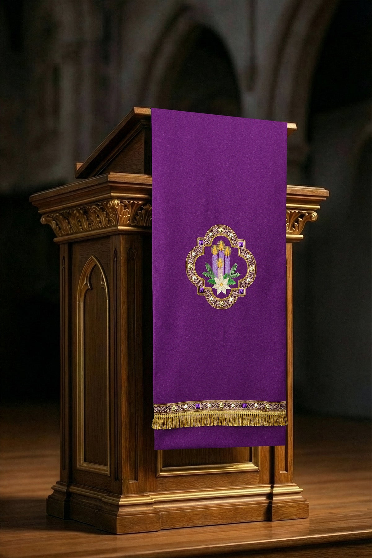 Nappe pour lutrin avec broderie de l'Avent violette
