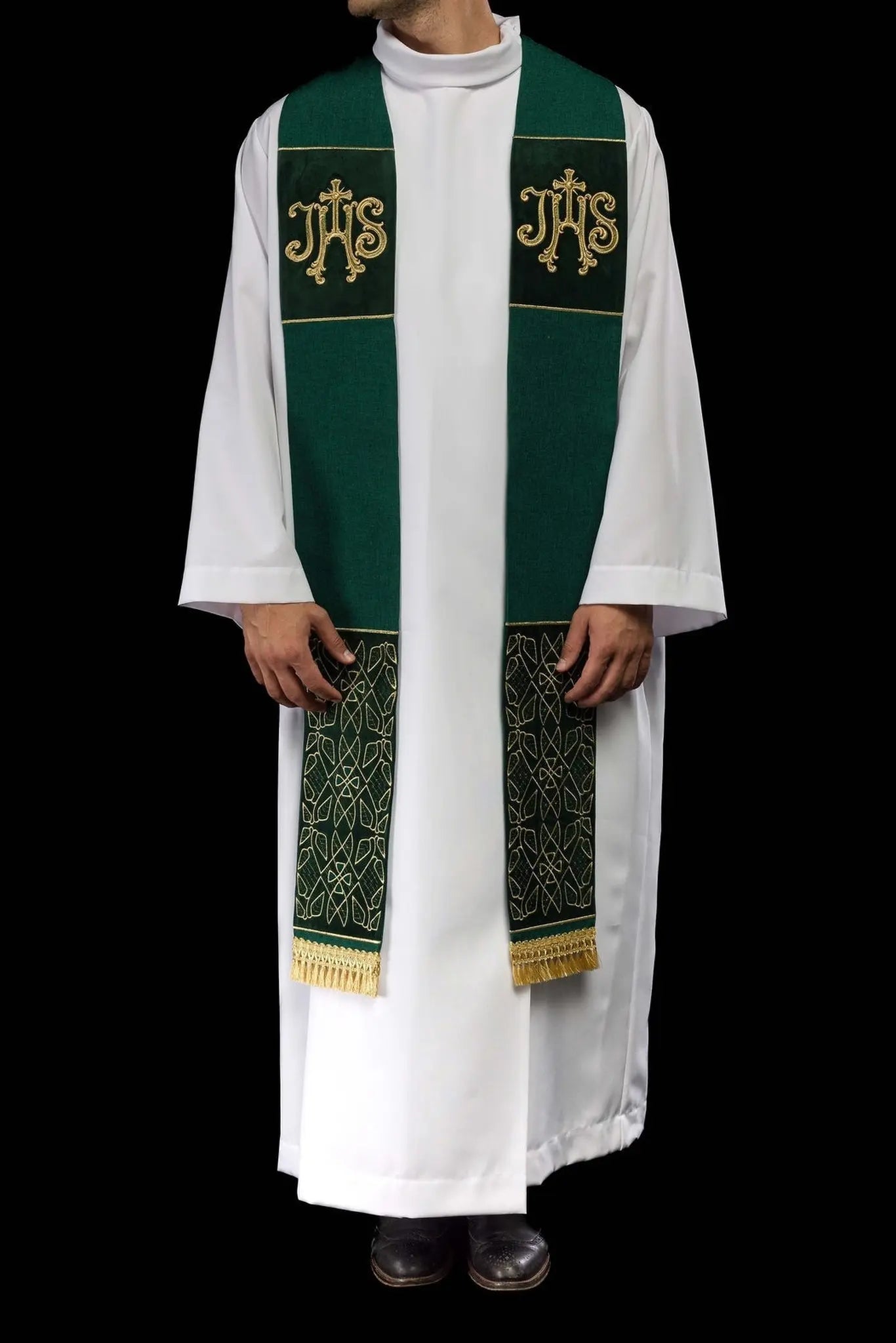 Étole en velours vert avec motif IHS brodé