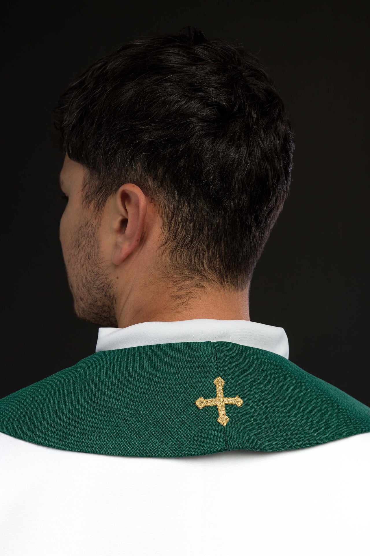 Stuła haftowana aksamitna z motywem IHS zielona - ORNATY.PL