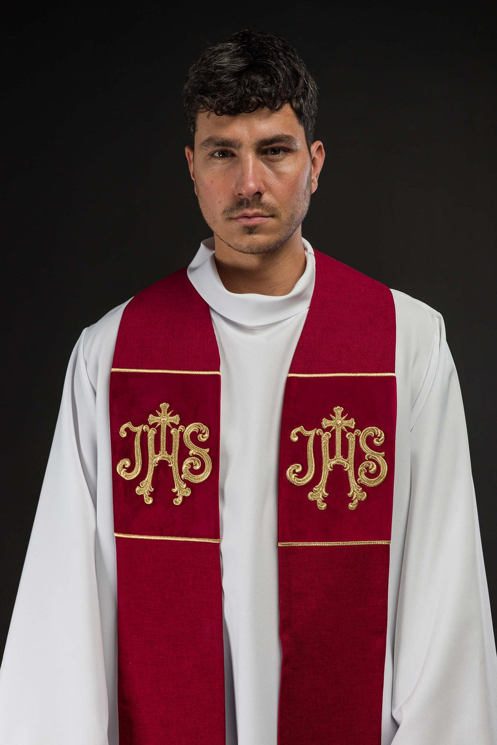 Stuła haftowana aksamitna z motywem IHS czerwona - ORNATY.PL