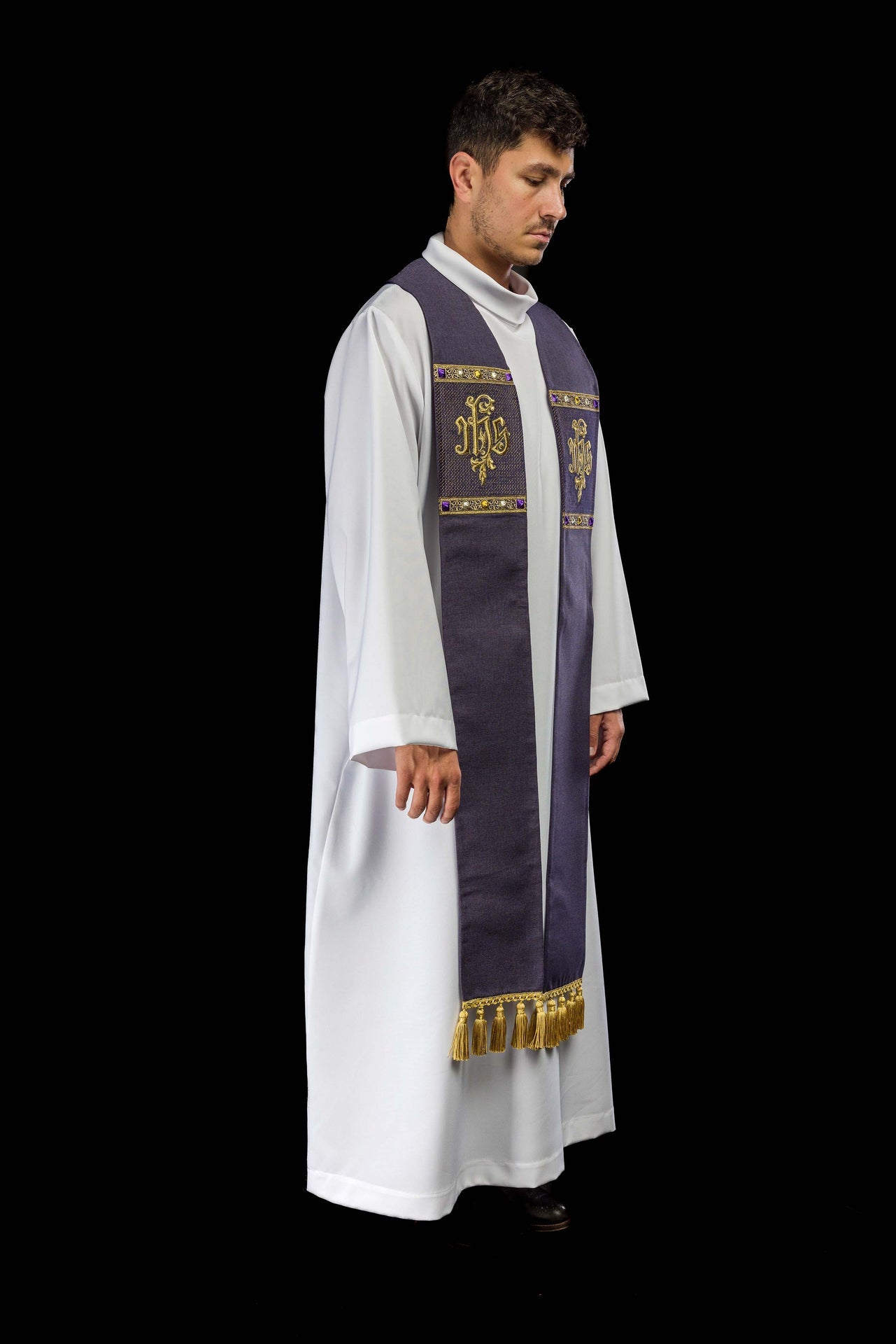 Stuła haftowana z motywem IHS fioletowa - ORNATY.PL