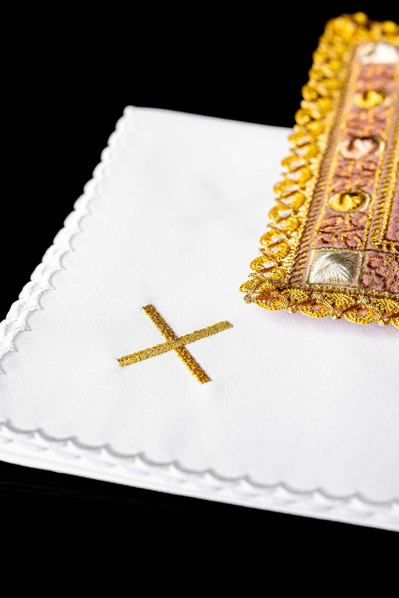 Ensemble en lin rose velours pour calice avec symbole IHS brodé