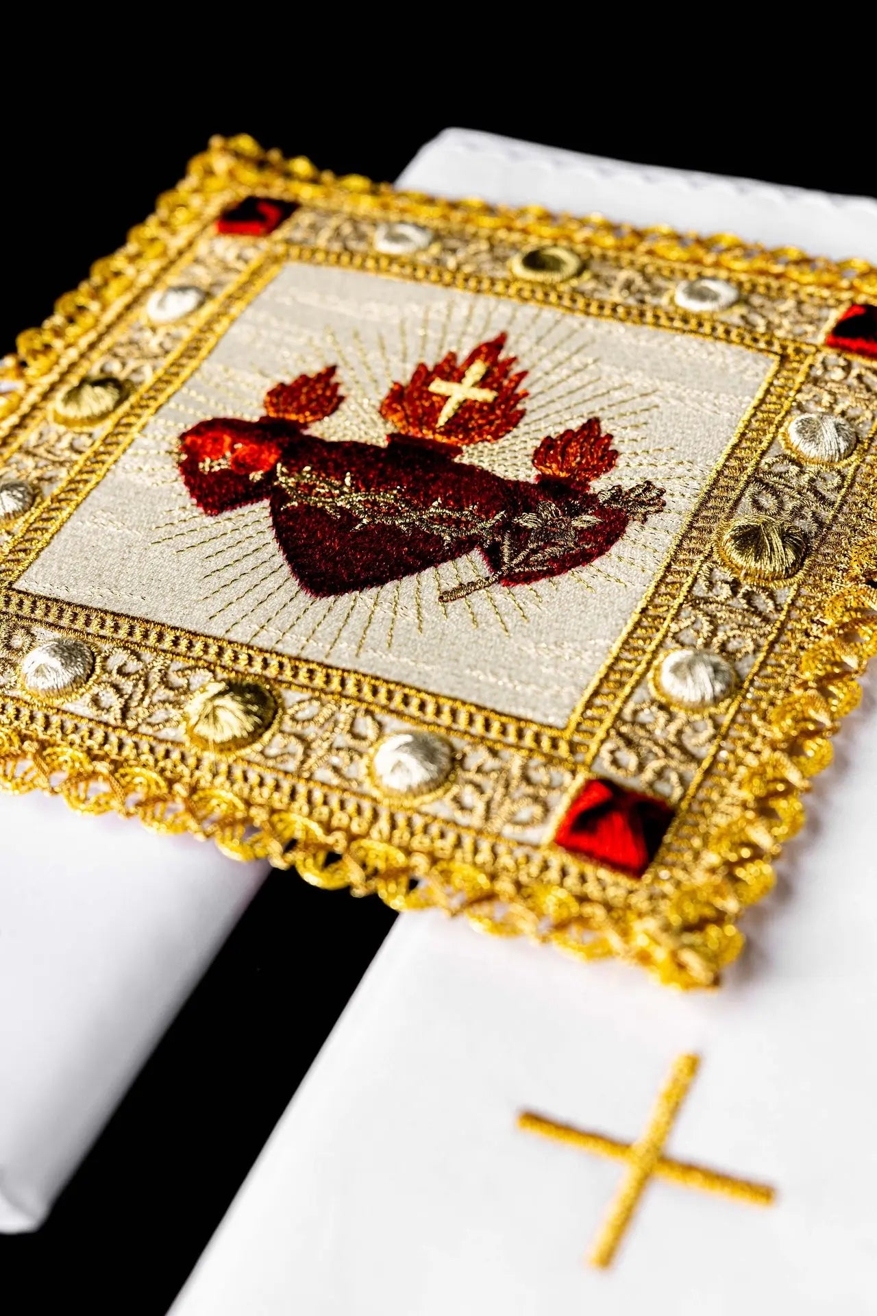 Ensemble de linge de calice avec broderie des Trois Sacrés-Cœurs