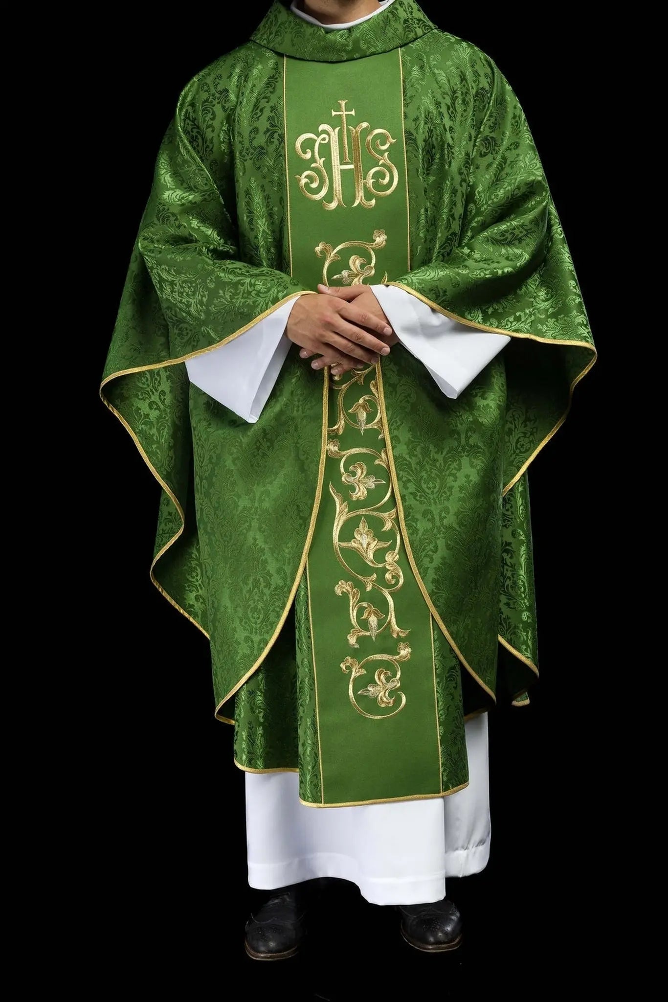 Chasuble liturgique verte avec ceinture IHS richement décorée