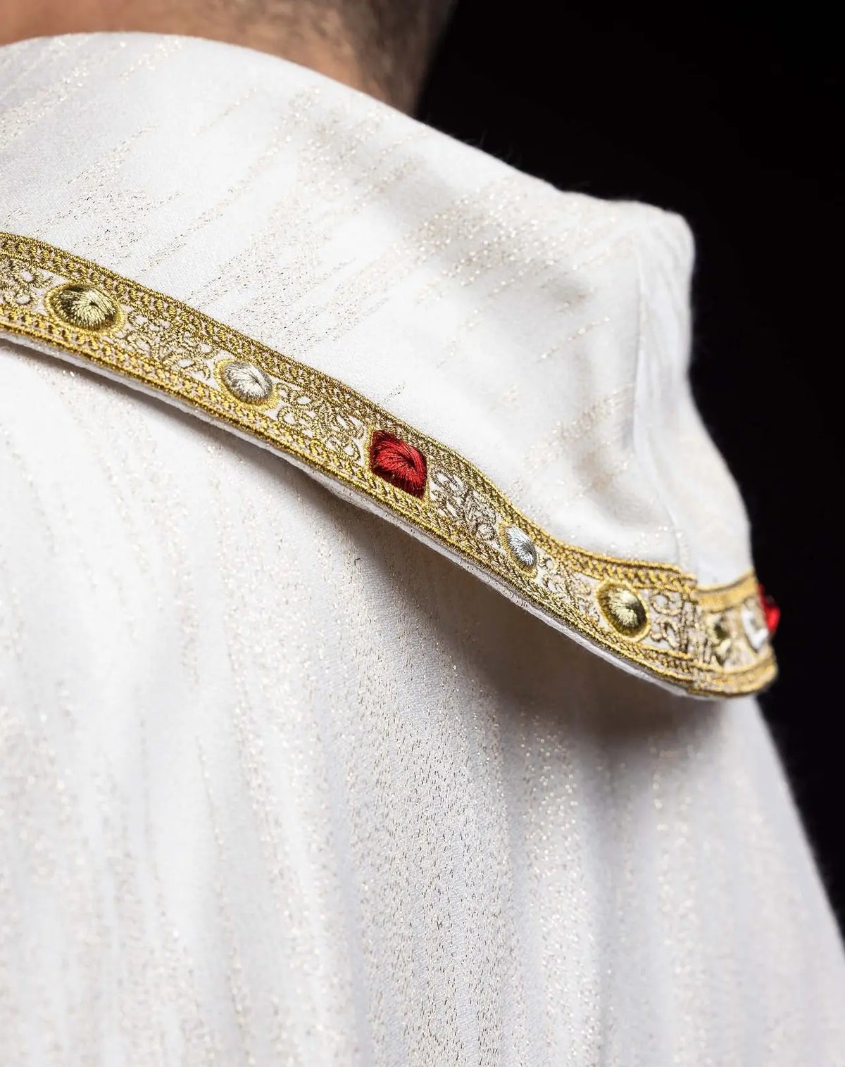 Embroidered chasuble with the image of the Three Hearts