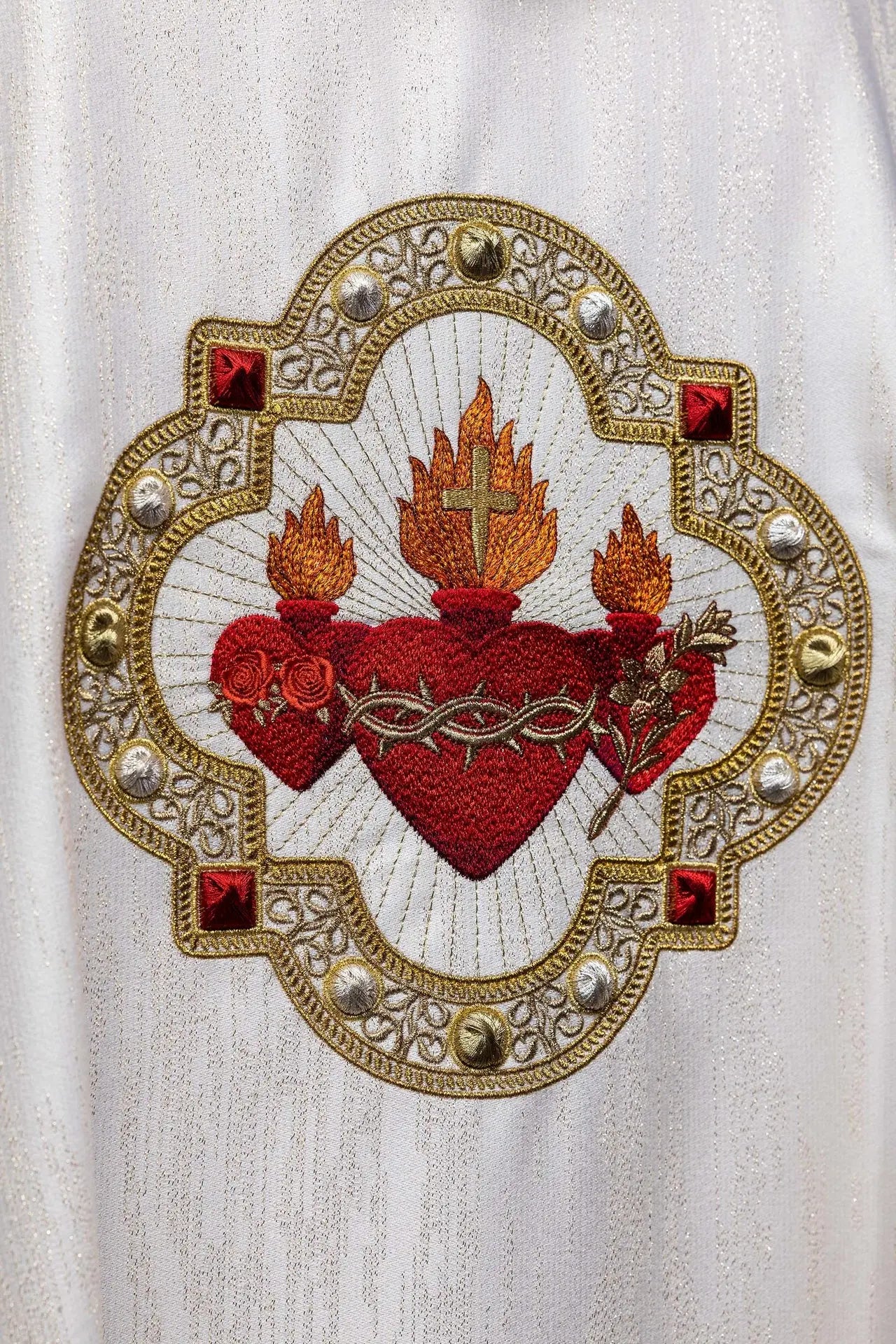 Embroidered chasuble with the image of the Three Hearts
