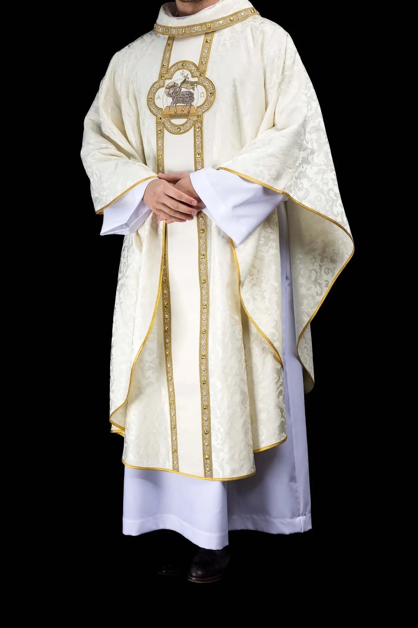 Chasuble avec Agneau Pascal brodé et Orfrois en jacquard écru