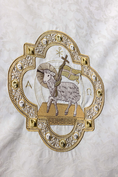 Nappe pour lutrin avec broderie de l'Agneau en tissu jacquard écru