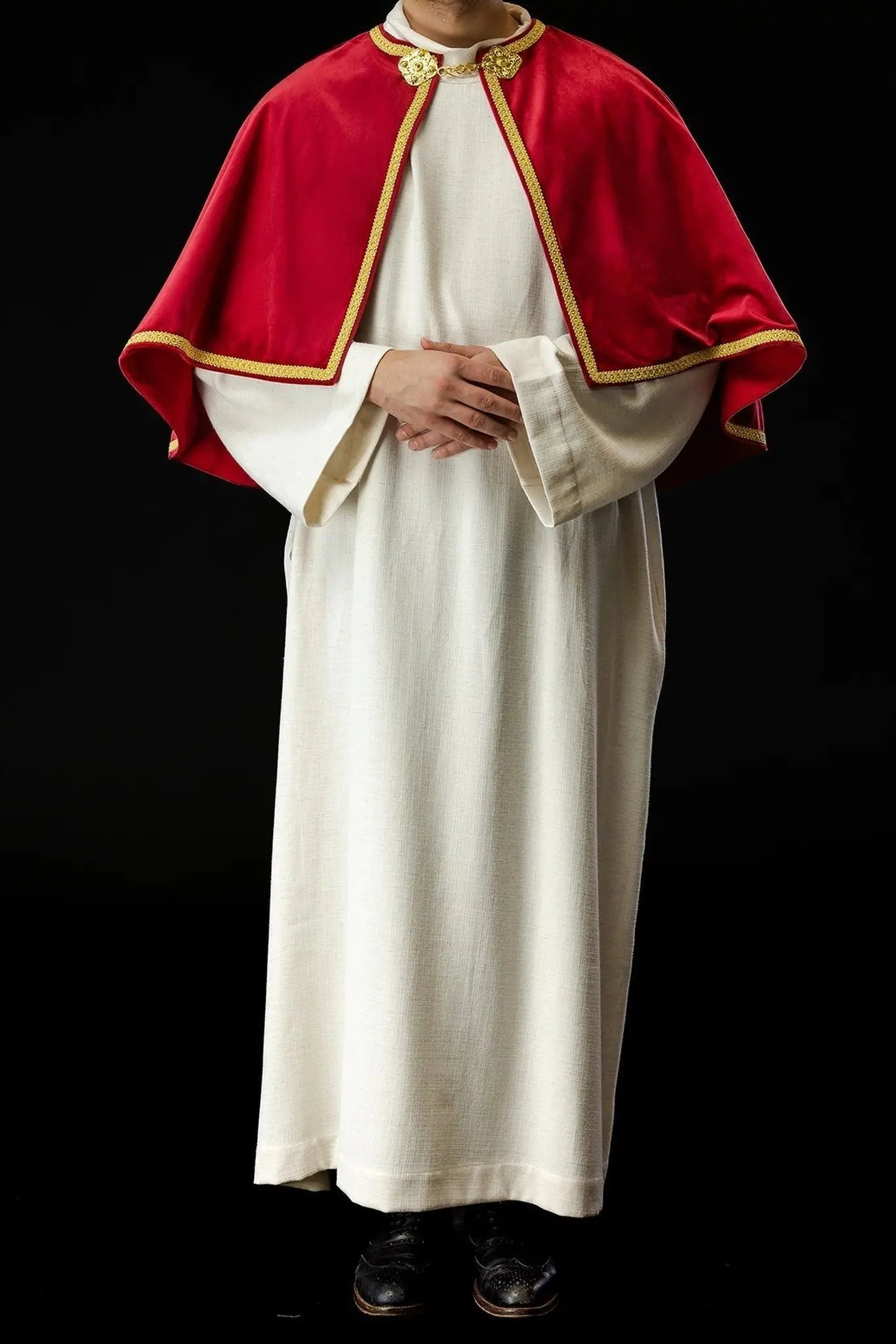 Cape de servant d'autel en velours rouge avec fermeture