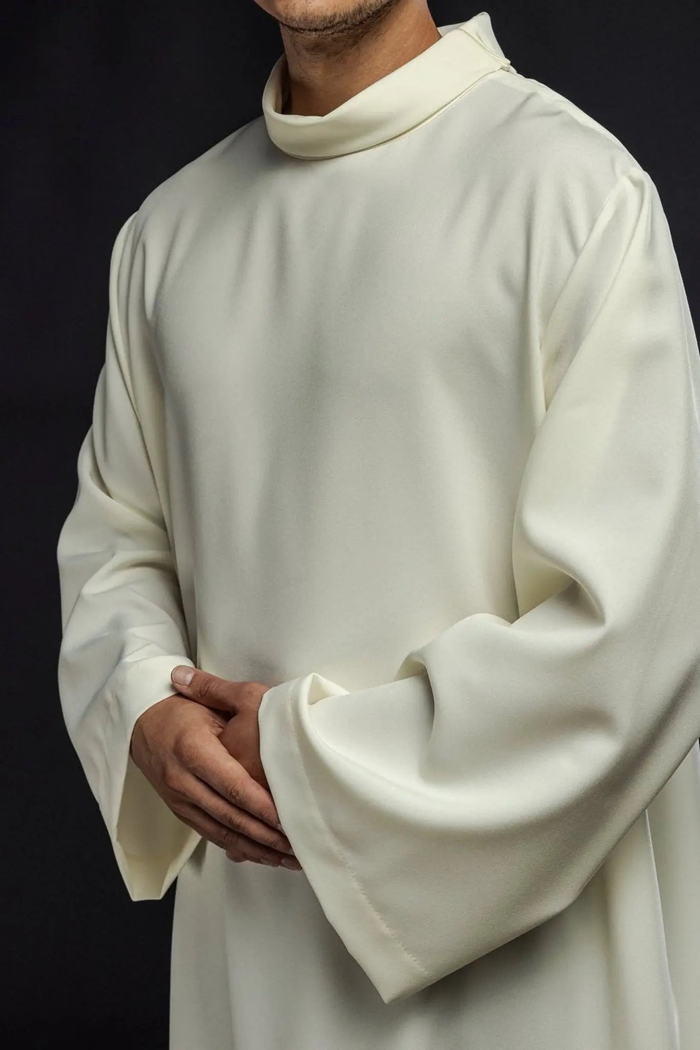 Robe de prêtre unie écrue