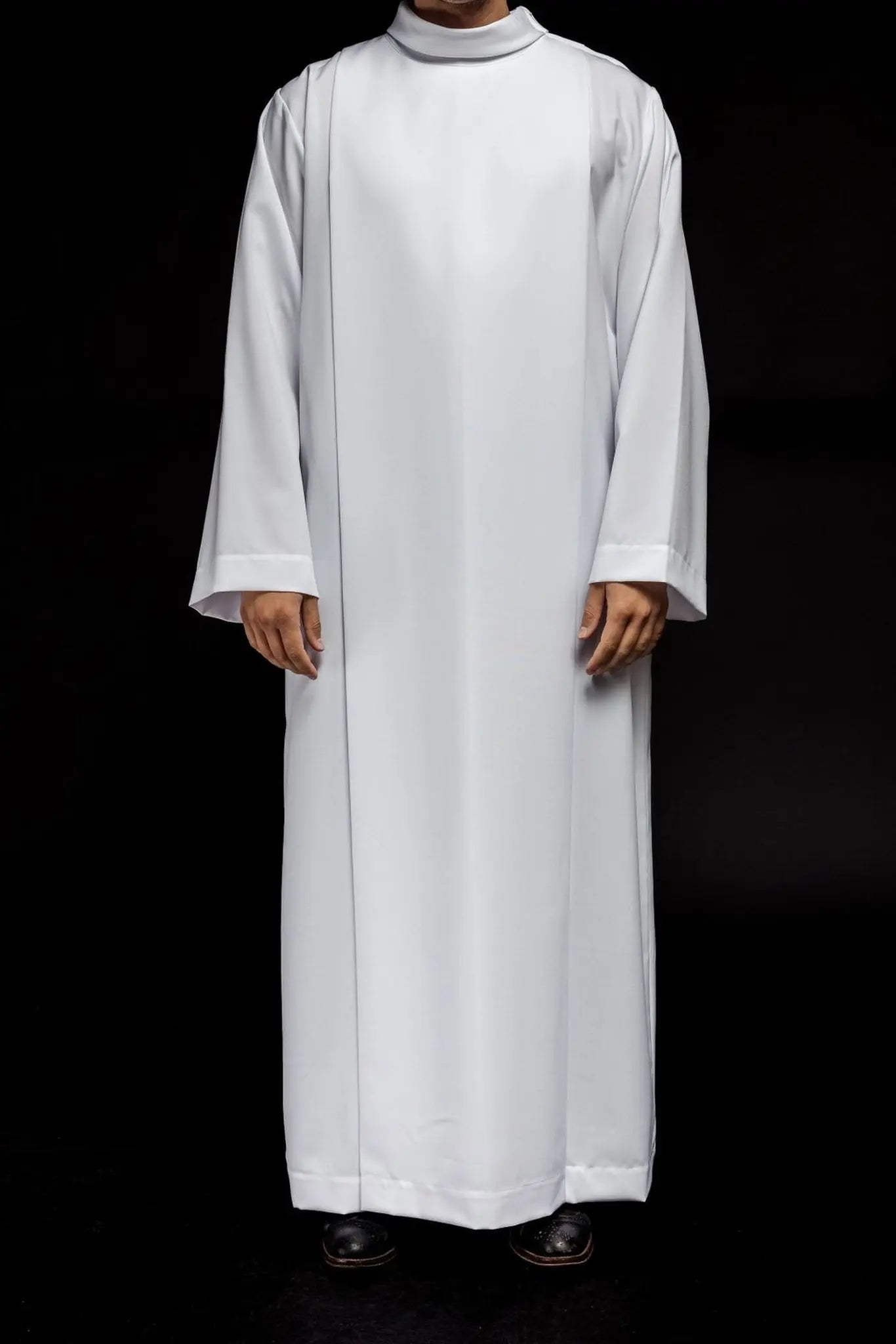 Robe de prêtre à col roulé simple blanche