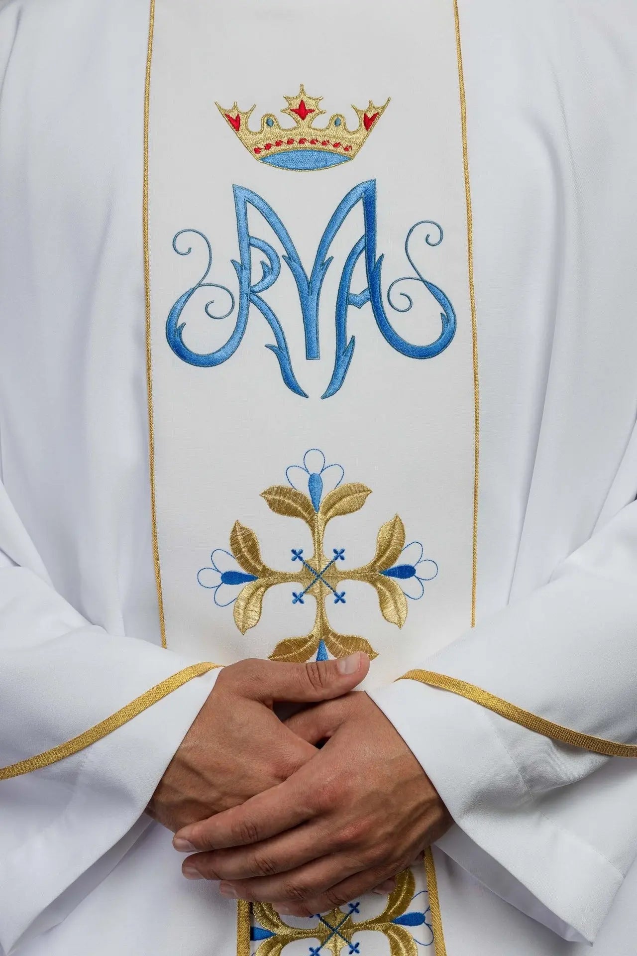 Chasuble liturgique blanche mariale avec ceinture