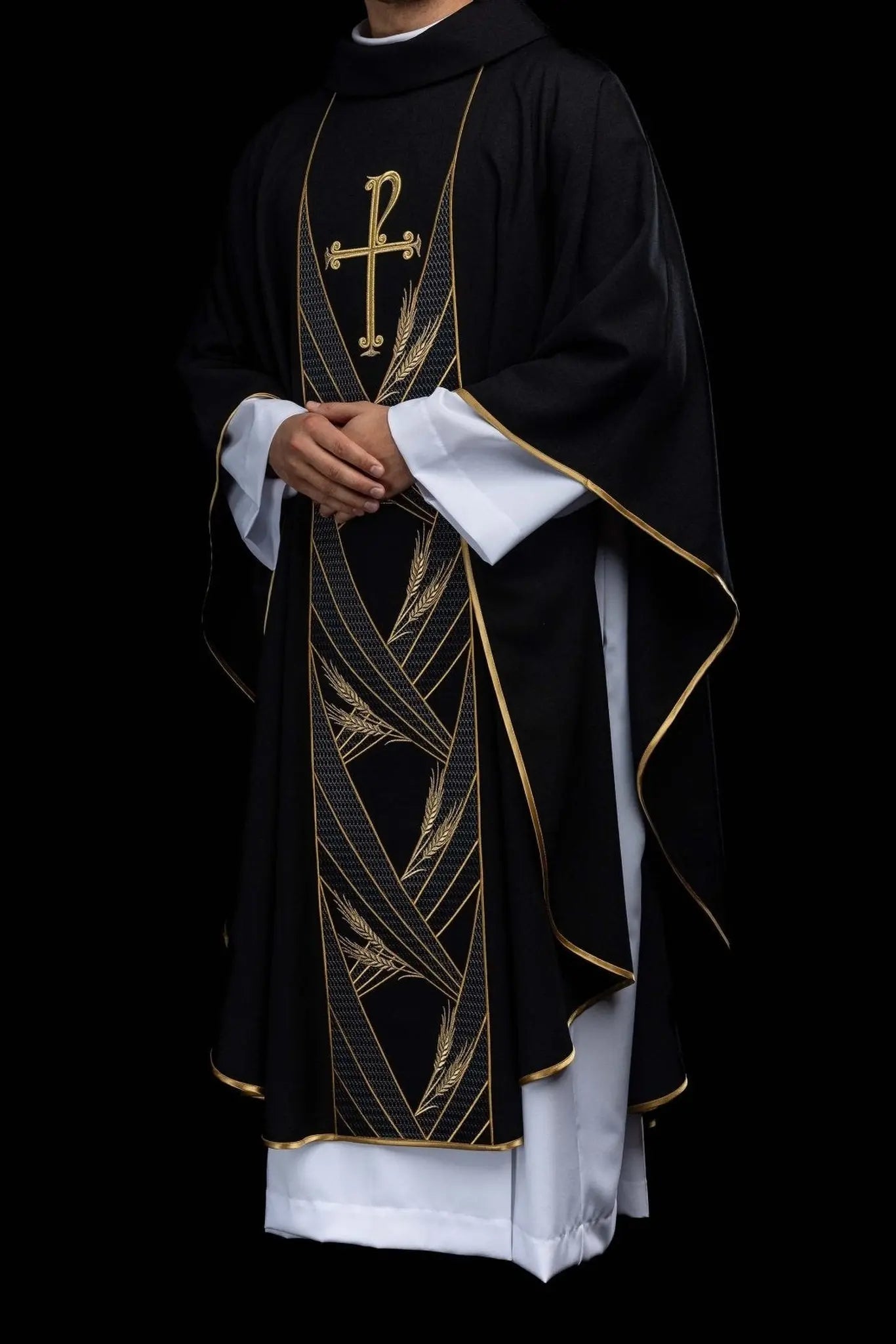 Black chasuble with embroidered PAX band and wheat motif - HAFTINA ATELIER