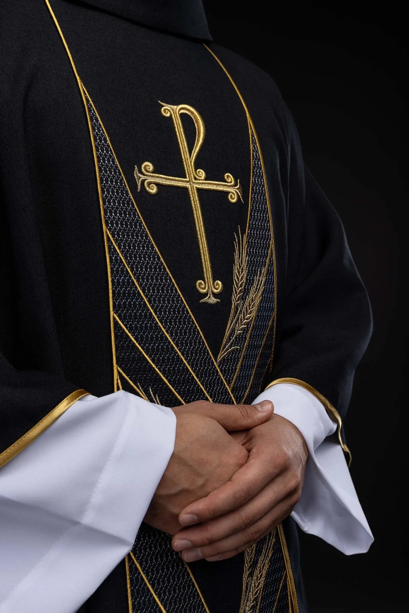 Black chasuble with embroidered PAX band and wheat motif - HAFTINA ATELIER