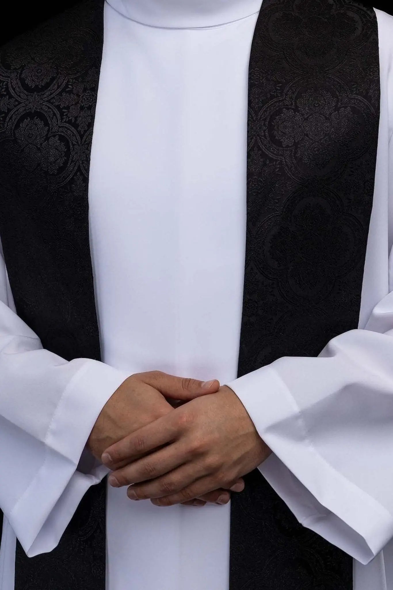 Black Jacquard Stole with Embroidered Crosses - HAFTINA ATELIER