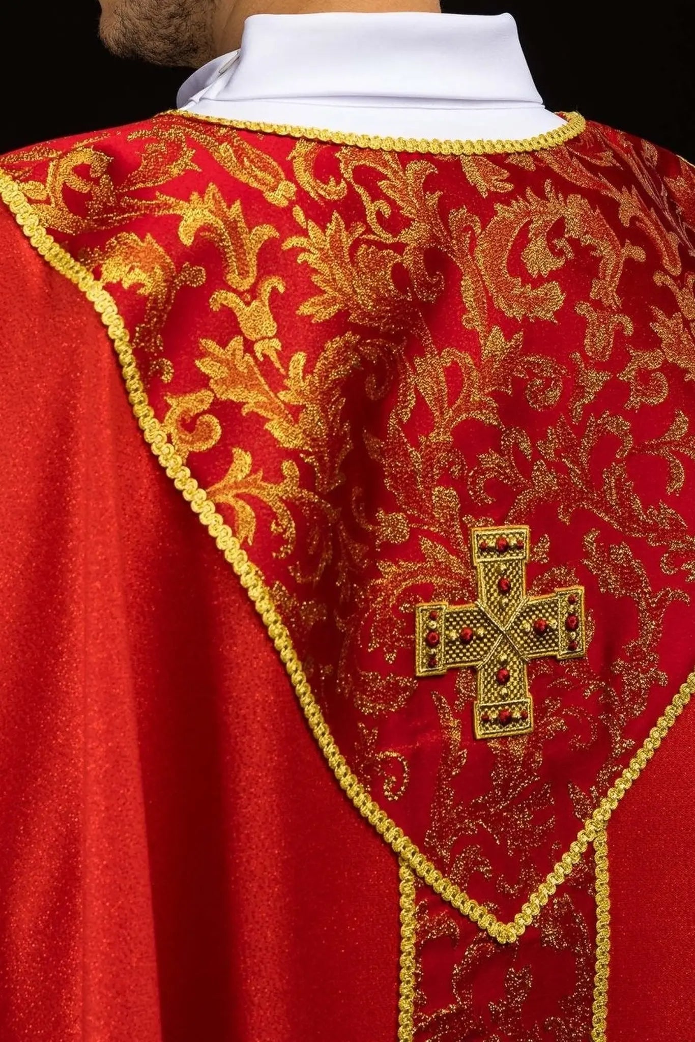 Red chasuble with cross and jacquard fabric
