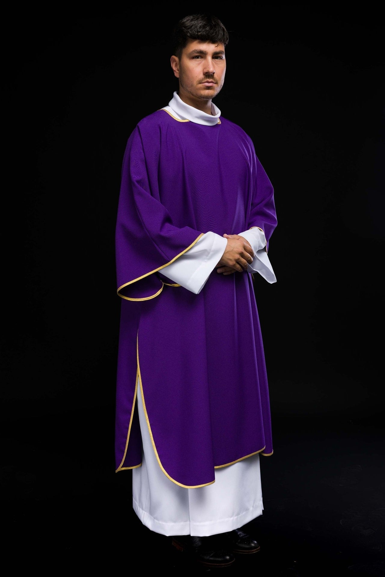 Dalmatyka gładka ze złotą lamówką fioletowa