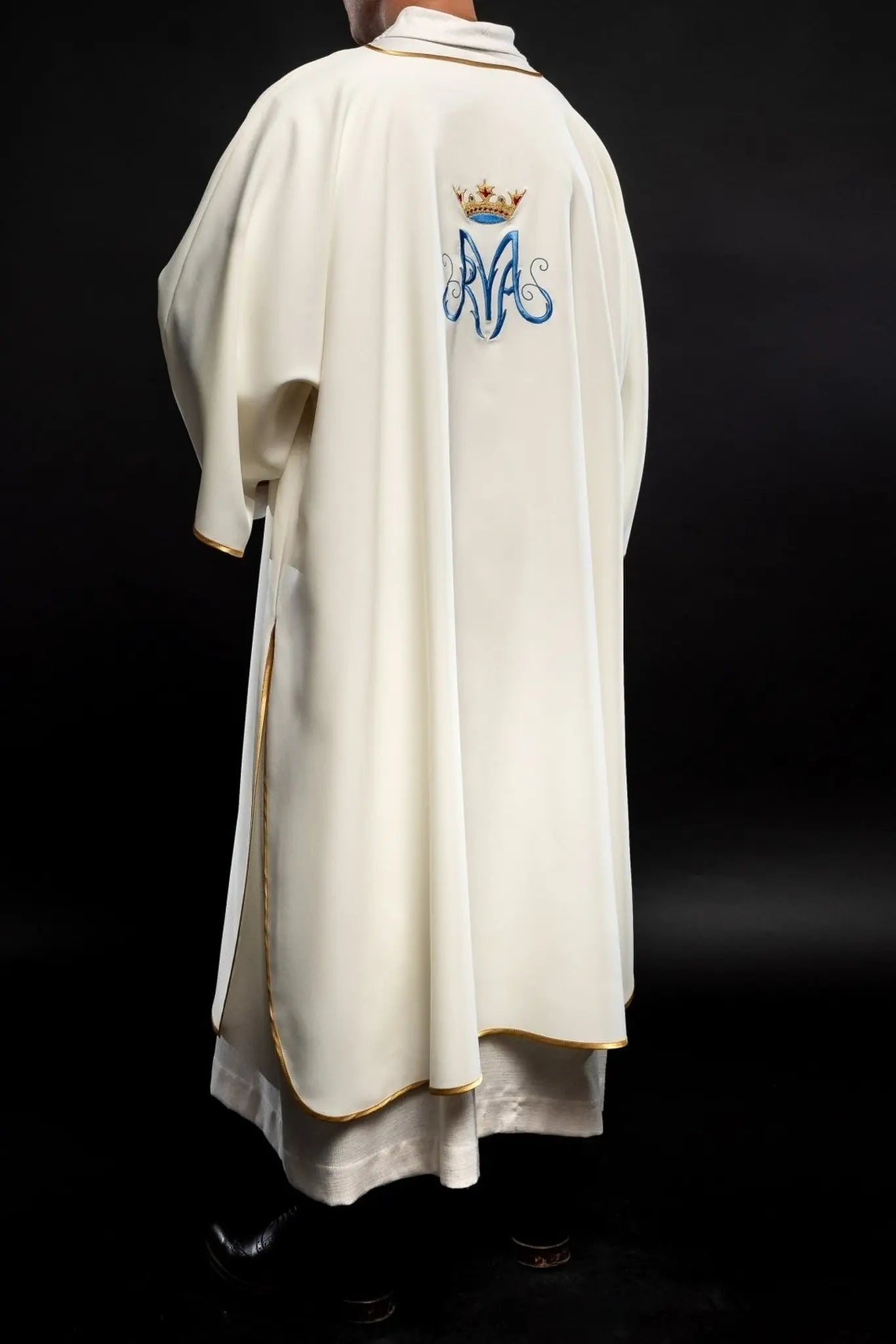 Dalmatics avec broderie mariale