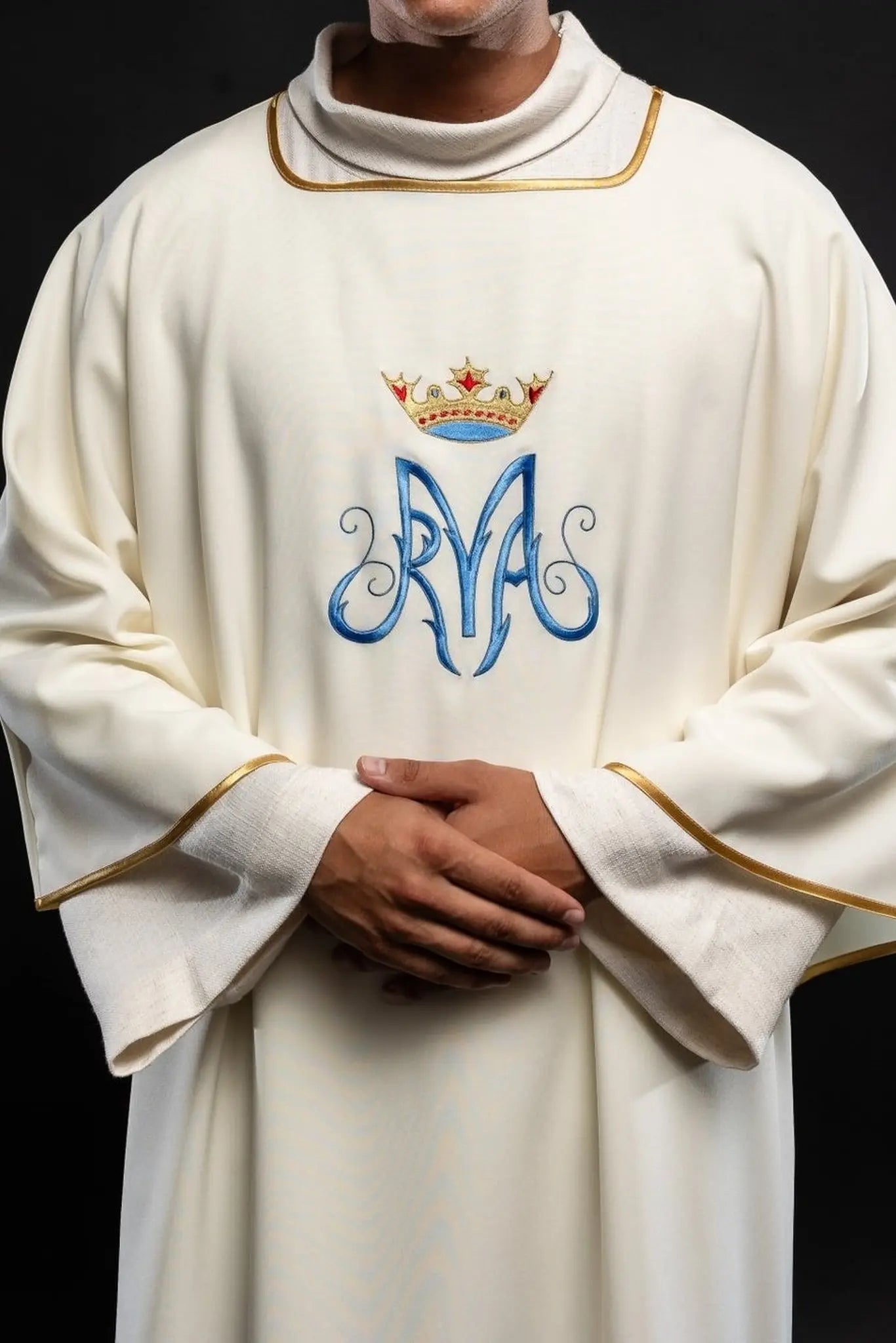 Dalmatics avec broderie mariale