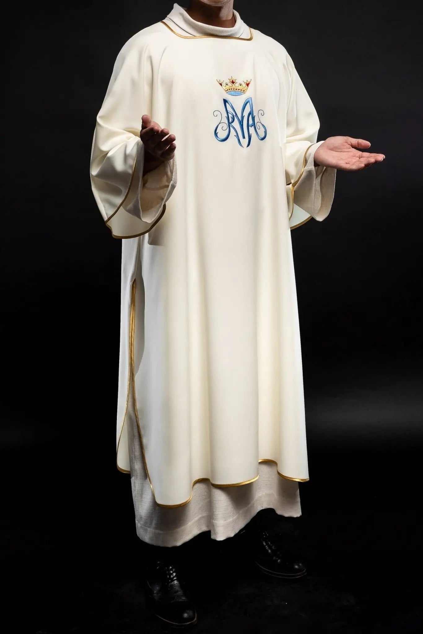 Dalmatics avec broderie mariale