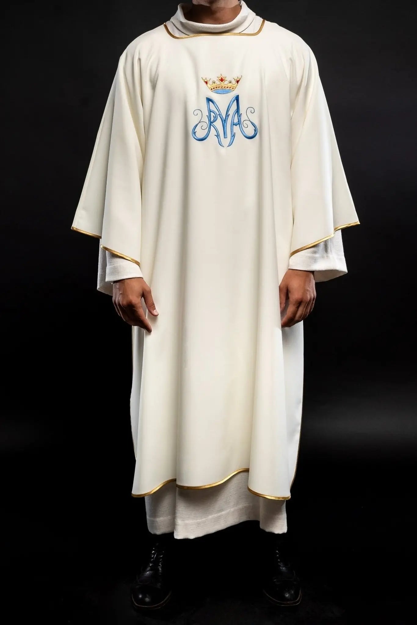 Dalmatics avec broderie mariale