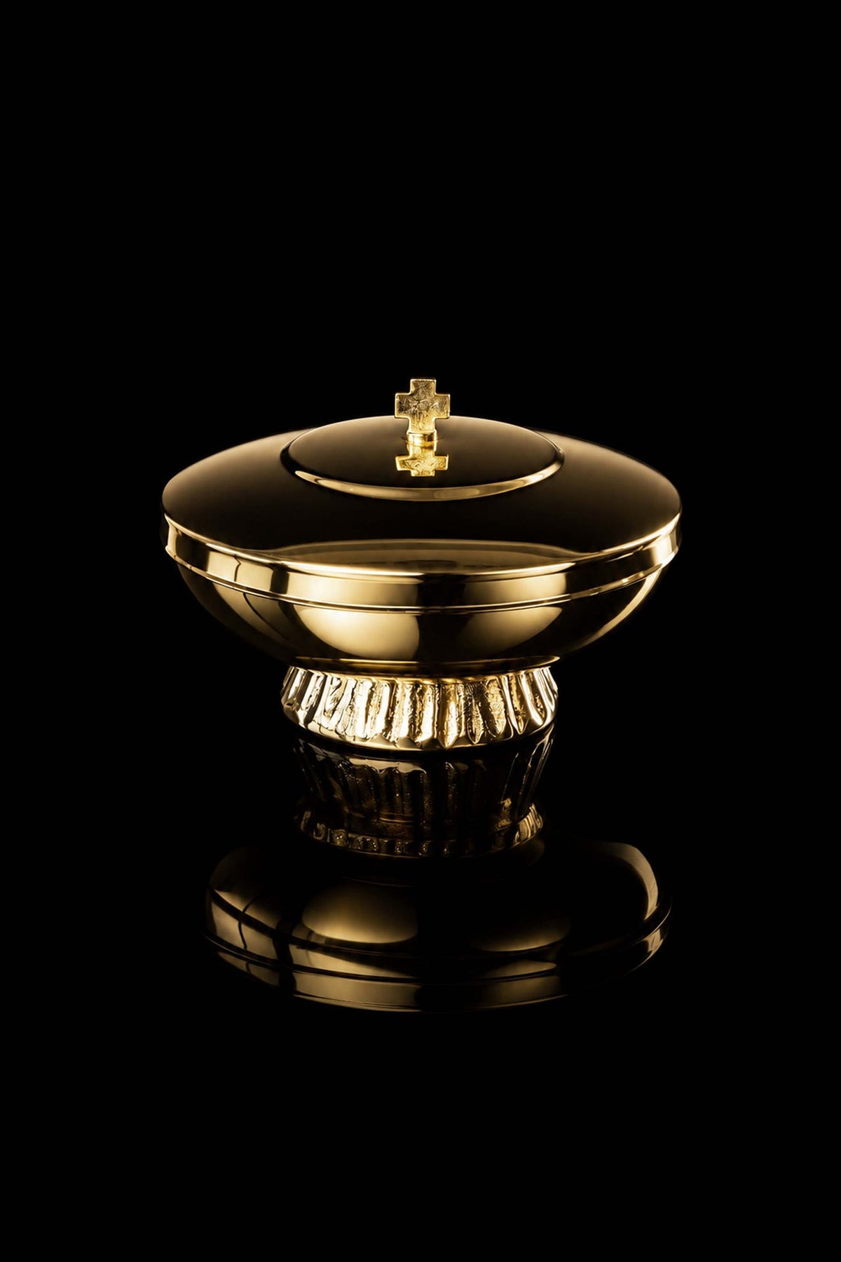 Gold-plated brass ciborium with a cross, full front view