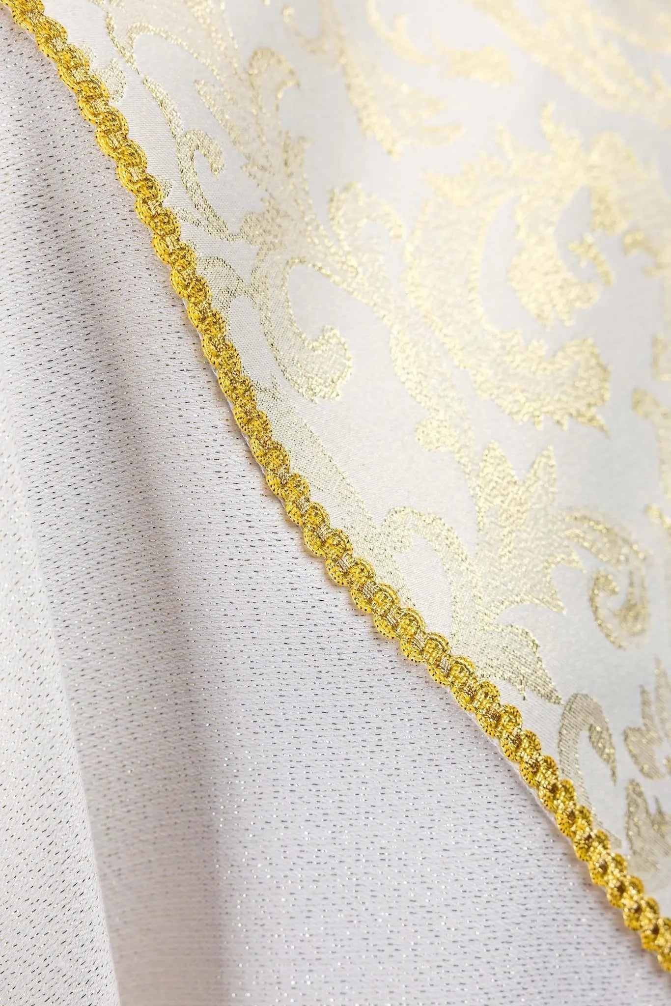 Ecru Chasuble with Gold Cross and Jacquard Fabric - HAFTINA ATELIER