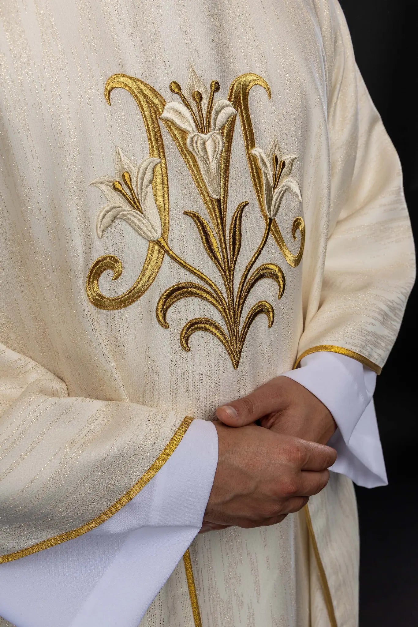Ecru Chasuble with Marian Lily Embroidery - HAFTINA ATELIER