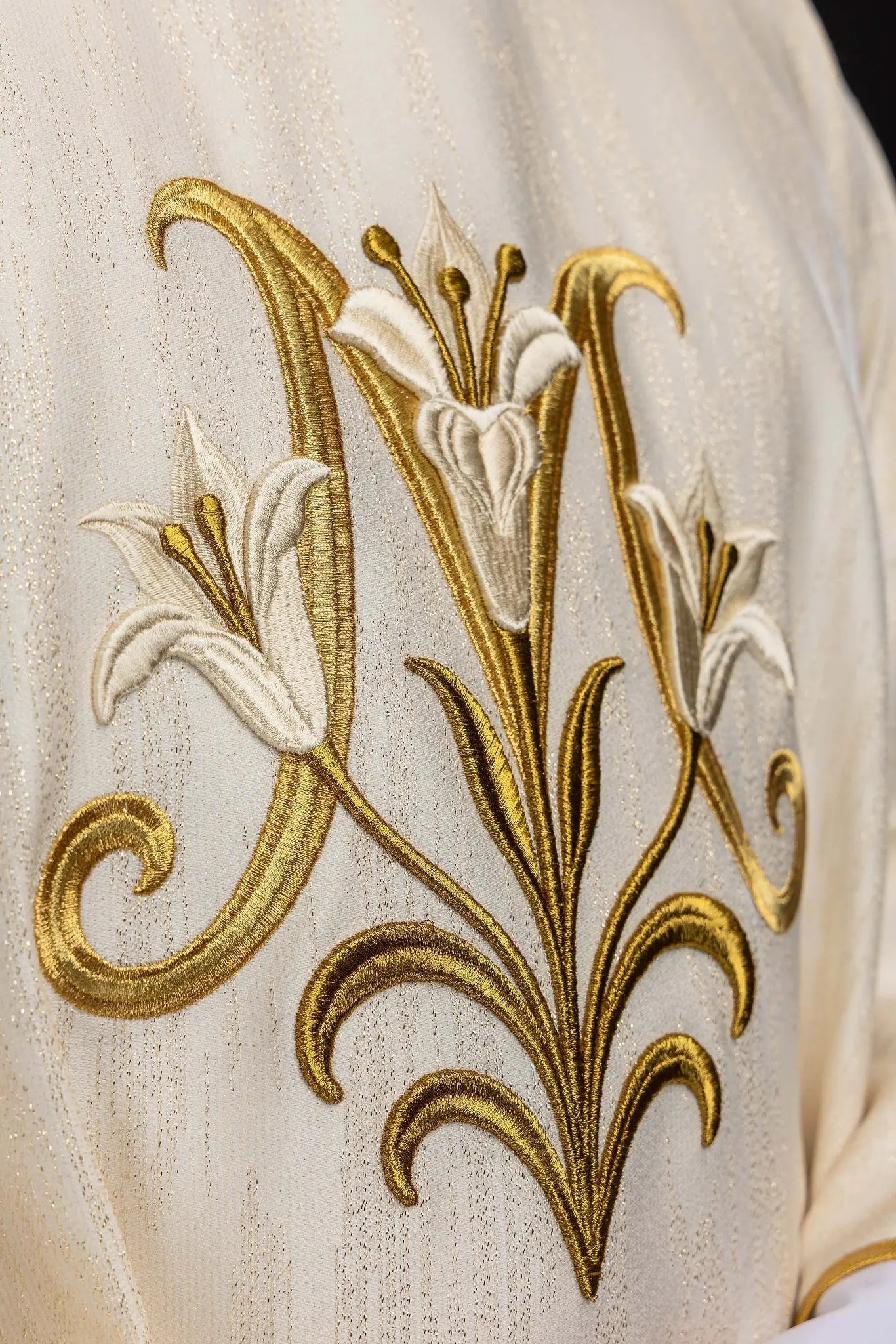 Ecru Chasuble with Marian Lily Embroidery - HAFTINA ATELIER