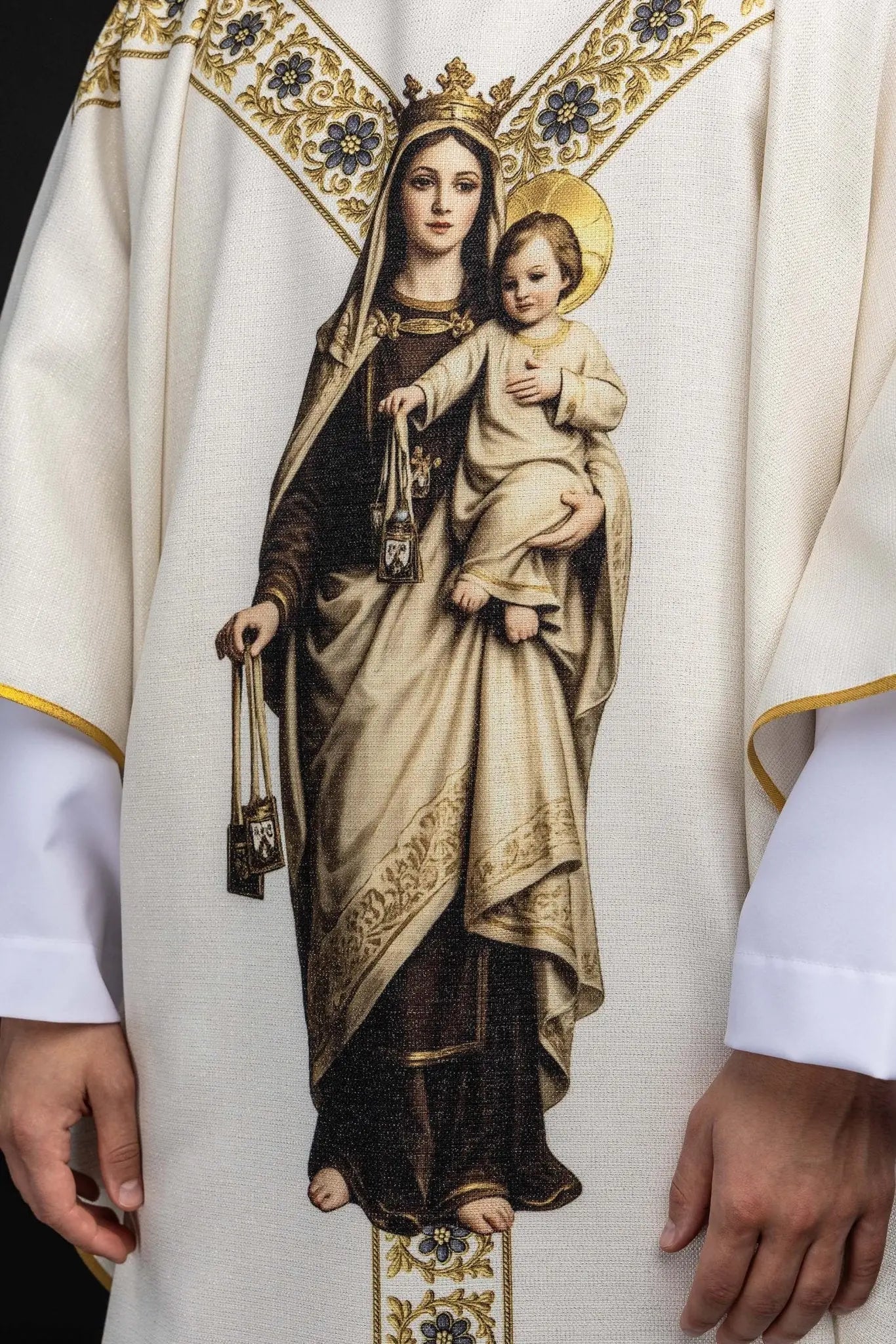Ecru Chasuble with Printed Image of Our Lady of the Scapular - HAFTINA ATELIER