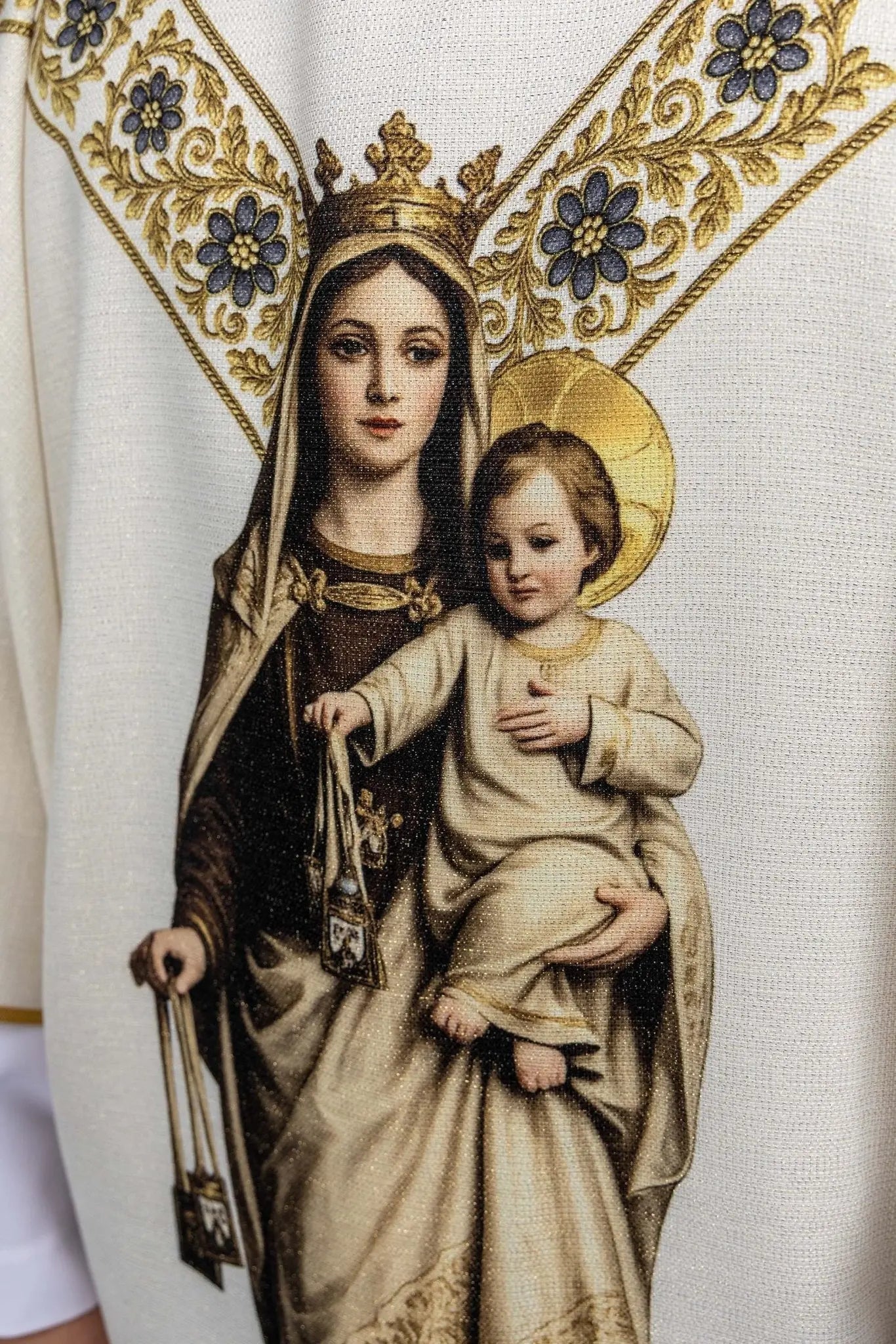 Ecru Chasuble with Printed Image of Our Lady of the Scapular - HAFTINA ATELIER