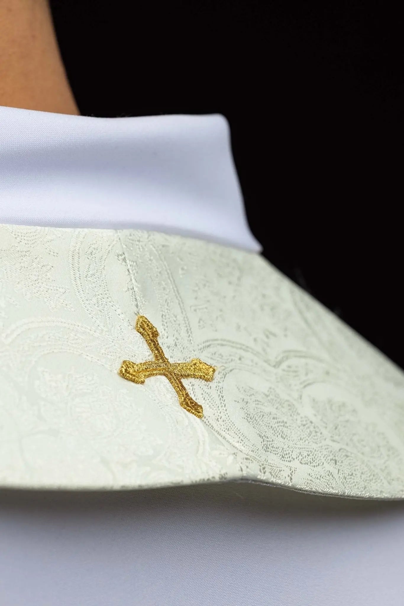 Ecru Jacquard Stole with Embroidered Cross - HAFTINA ATELIER