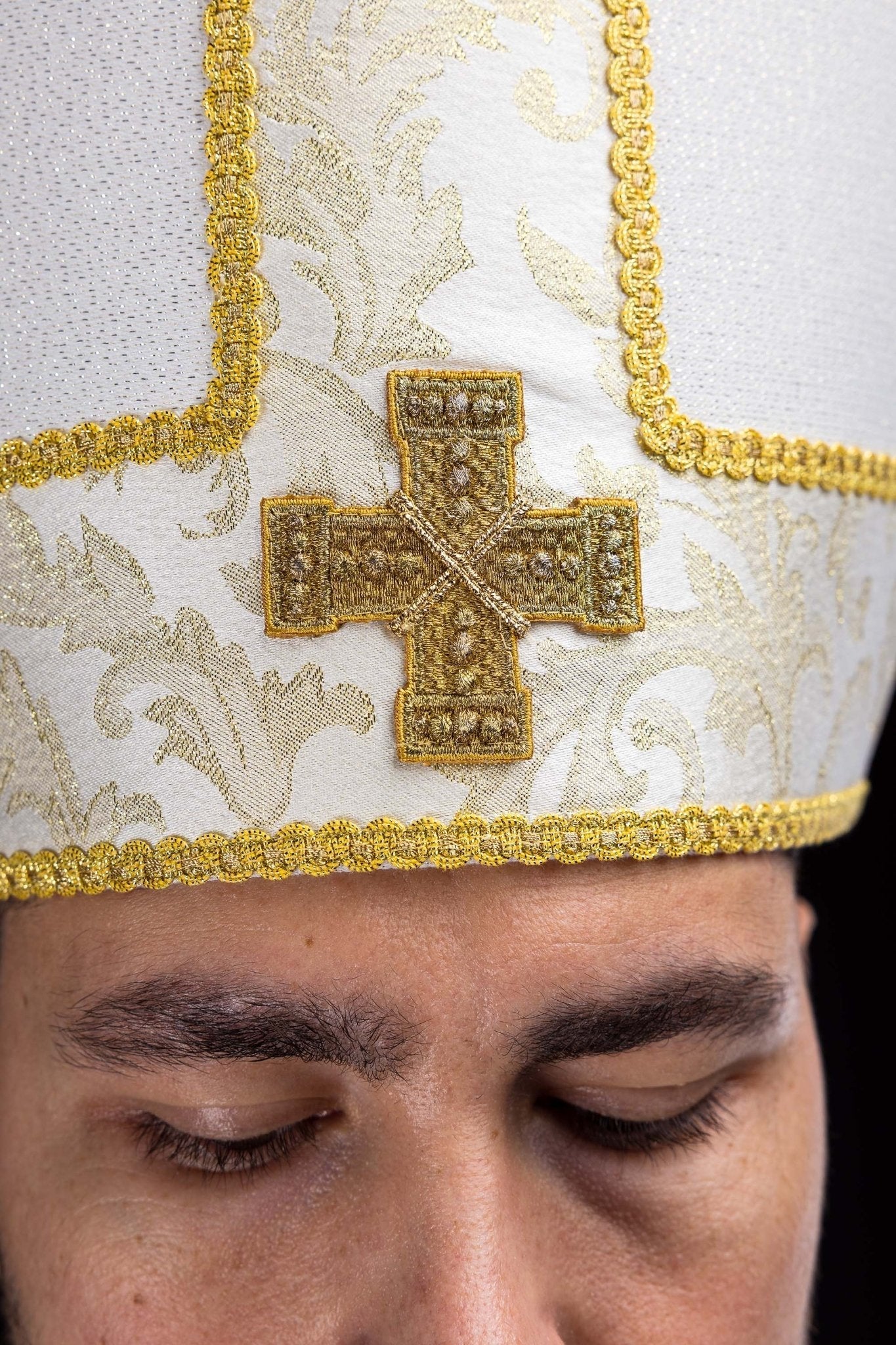 Ecru Mitre with Embroidered Cross and Jacquard Fabric - HAFTINA ATELIER