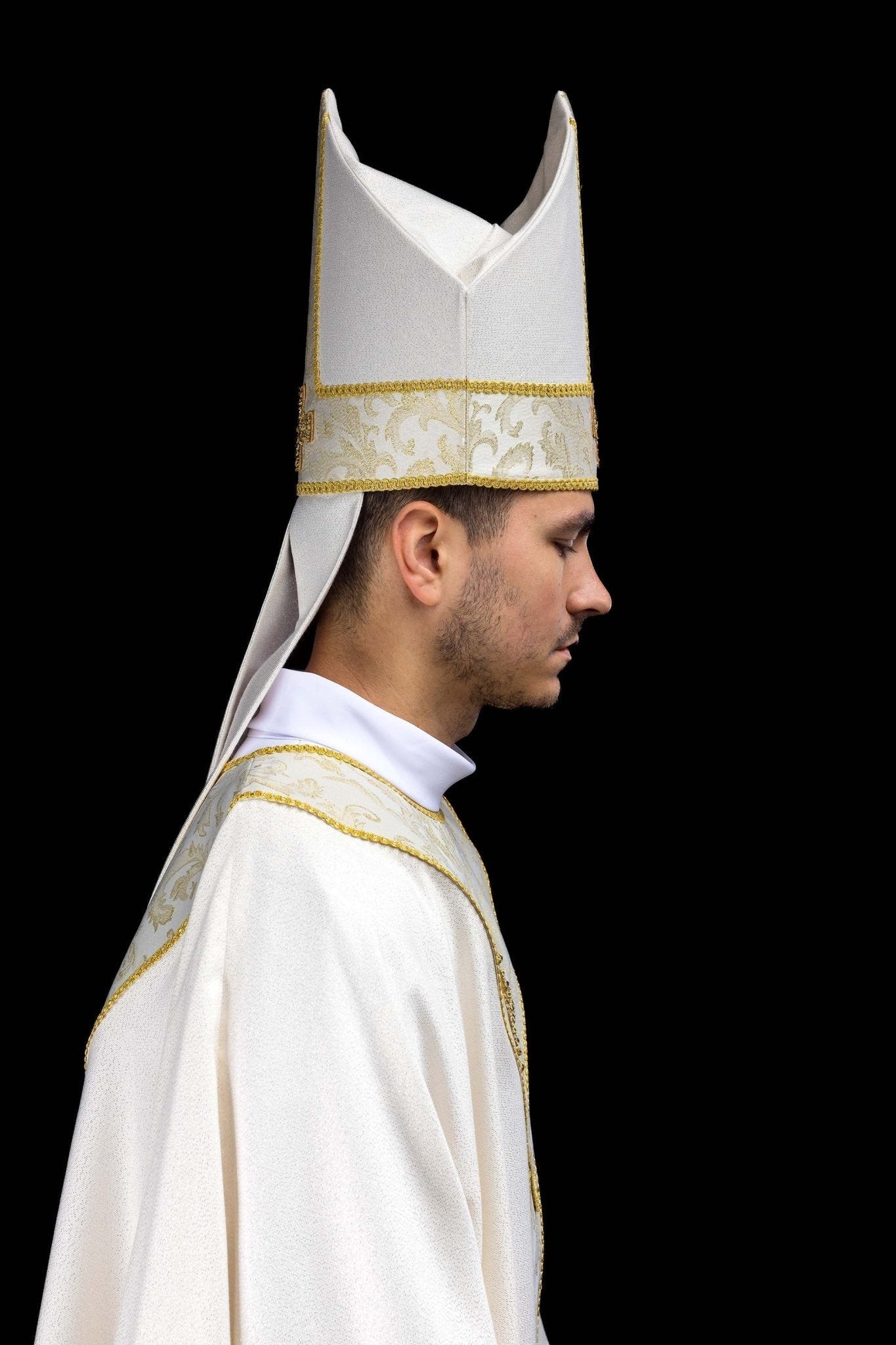 Ecru Mitre with Embroidered Cross and Jacquard Fabric - HAFTINA ATELIER