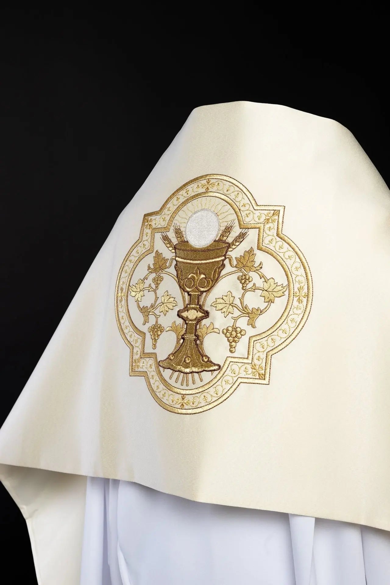 Voile d'épaule liturgique écru avec motif de calice brodé