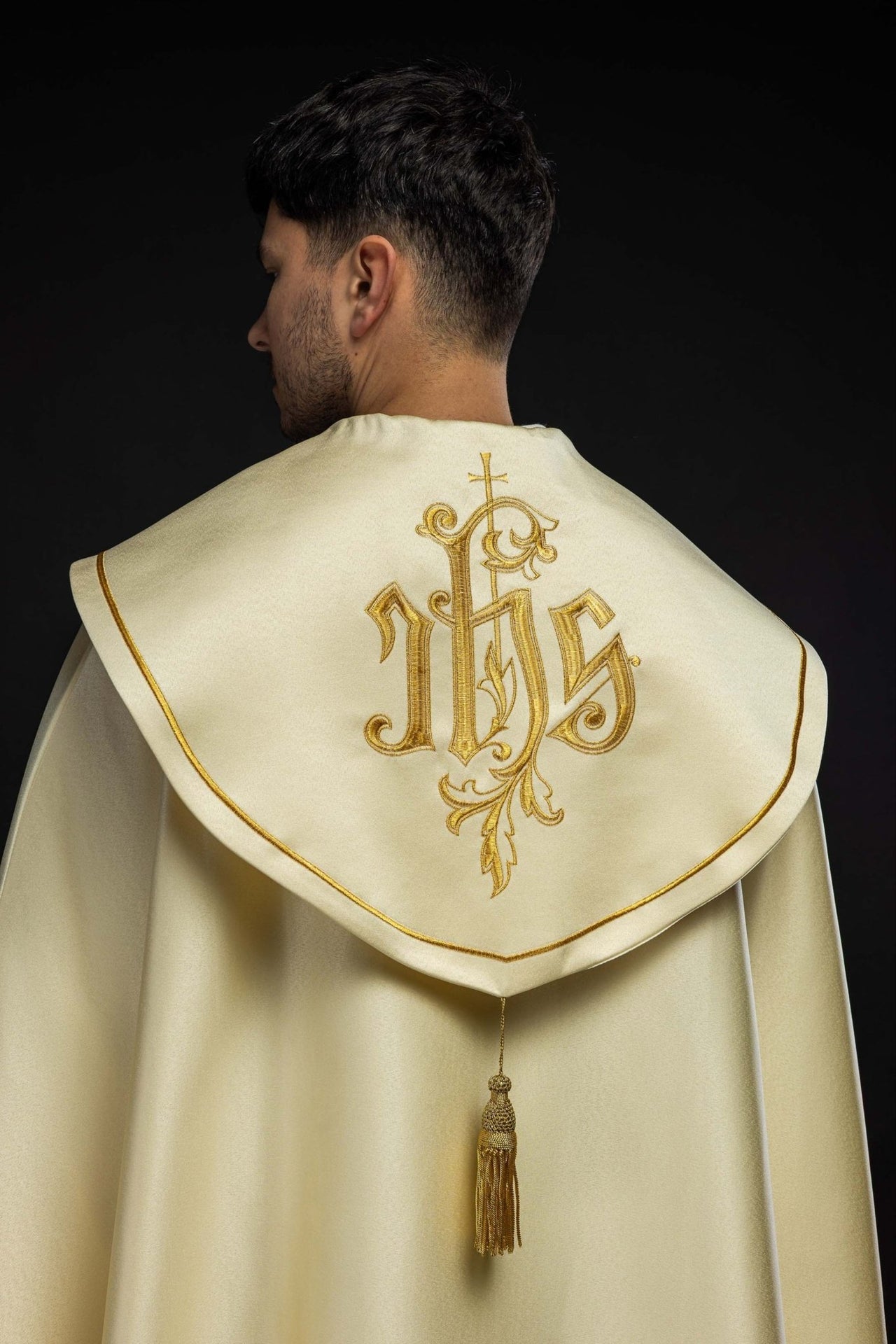 Kapa eucharystyczna monogram IHS