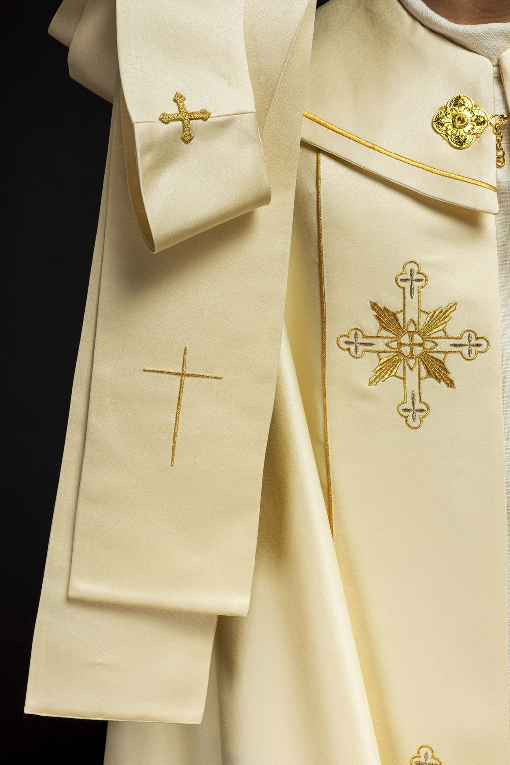 Kapa eucharystyczna monogram IHS