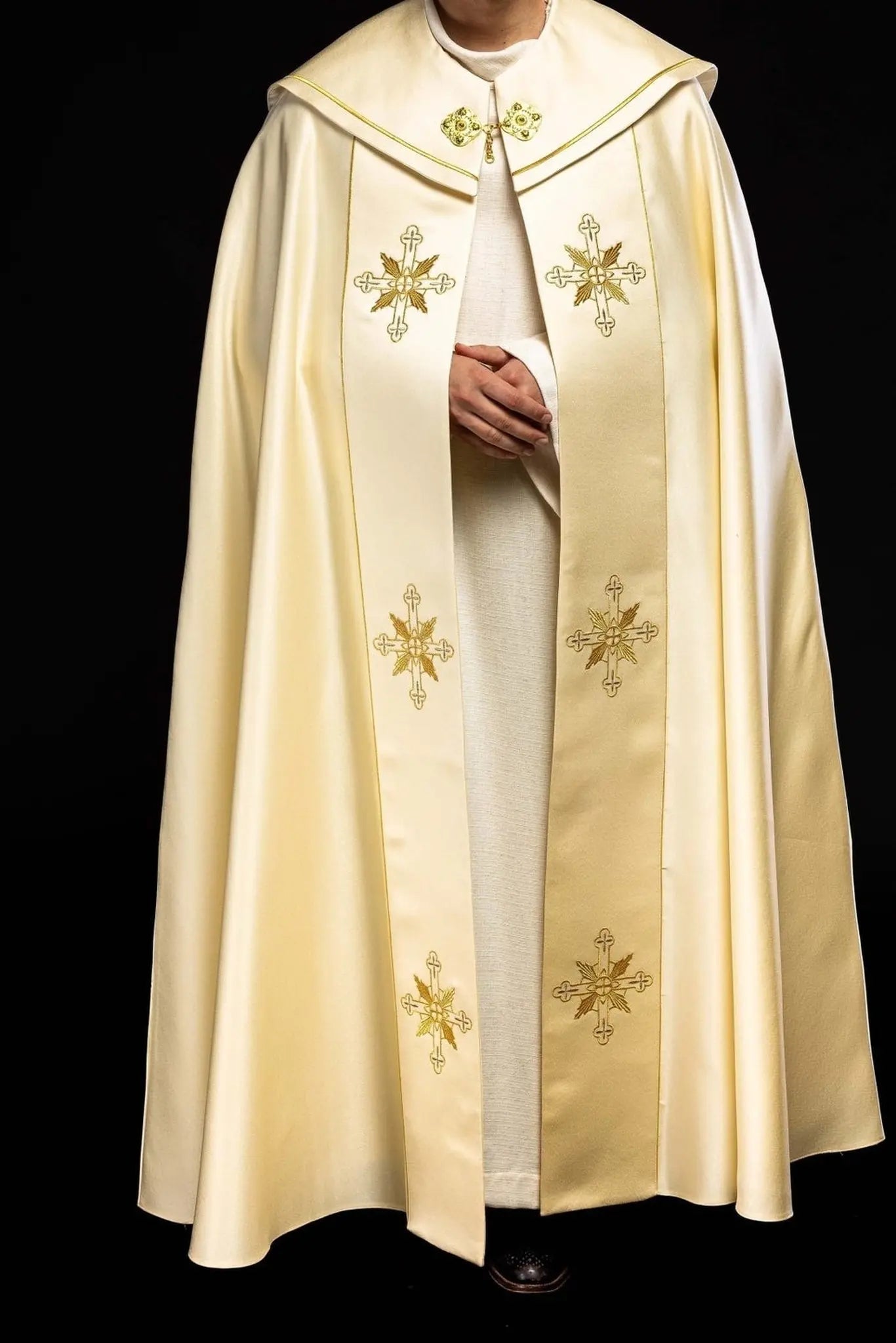 Cape eucharistique monogramme IHS