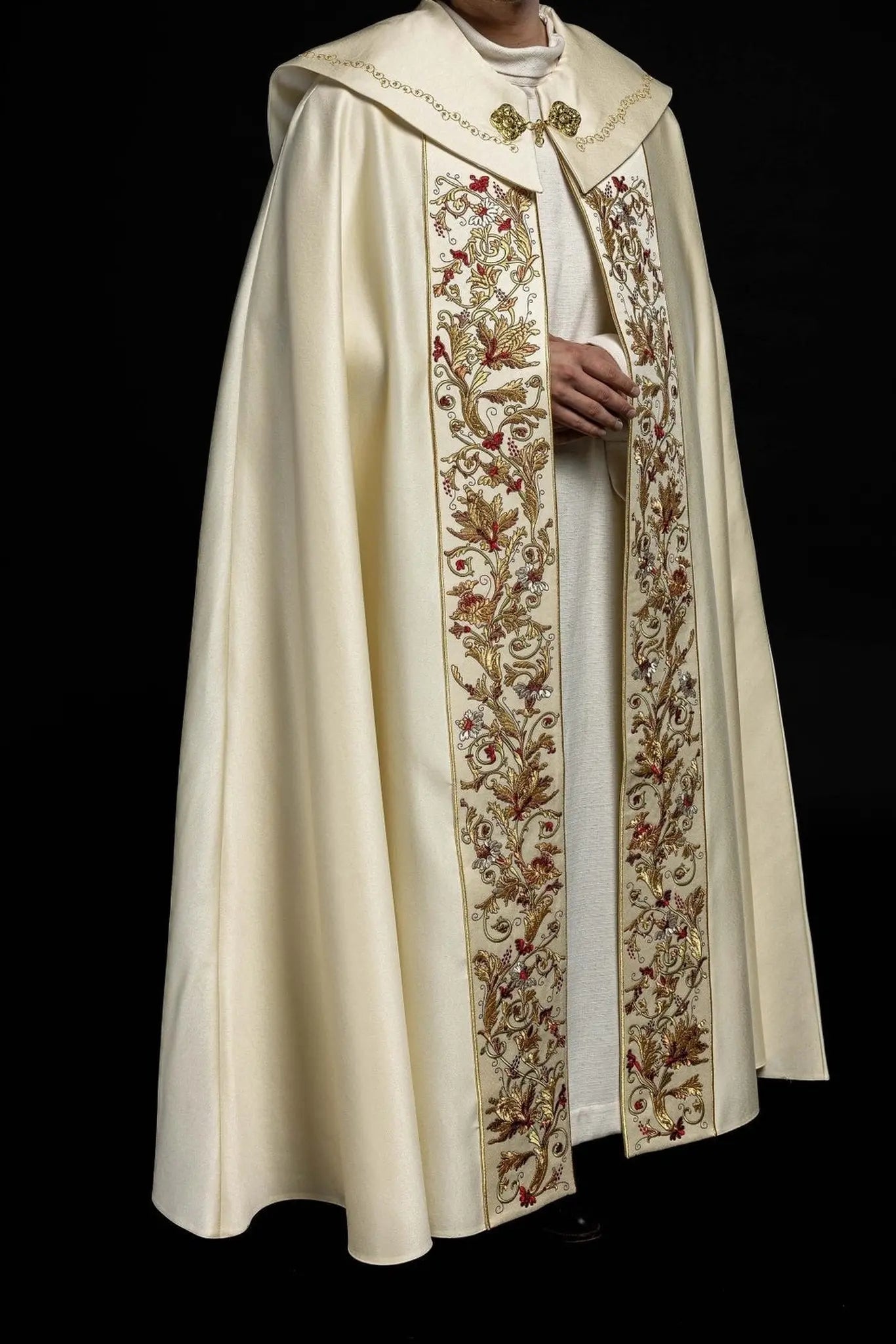 Coiffe eucharistique avec monogramme PAX écru