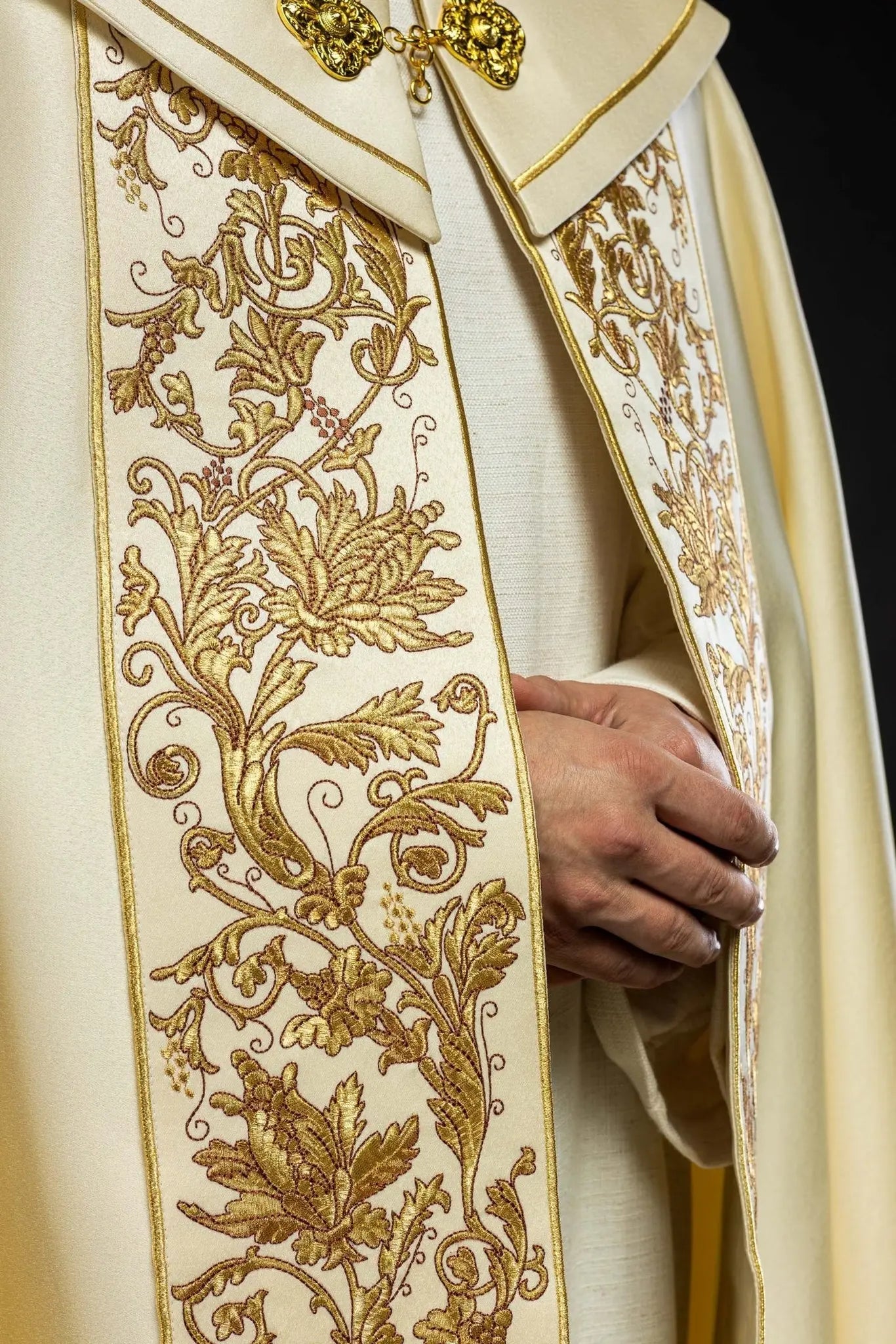 Calice liturgique brodé écru