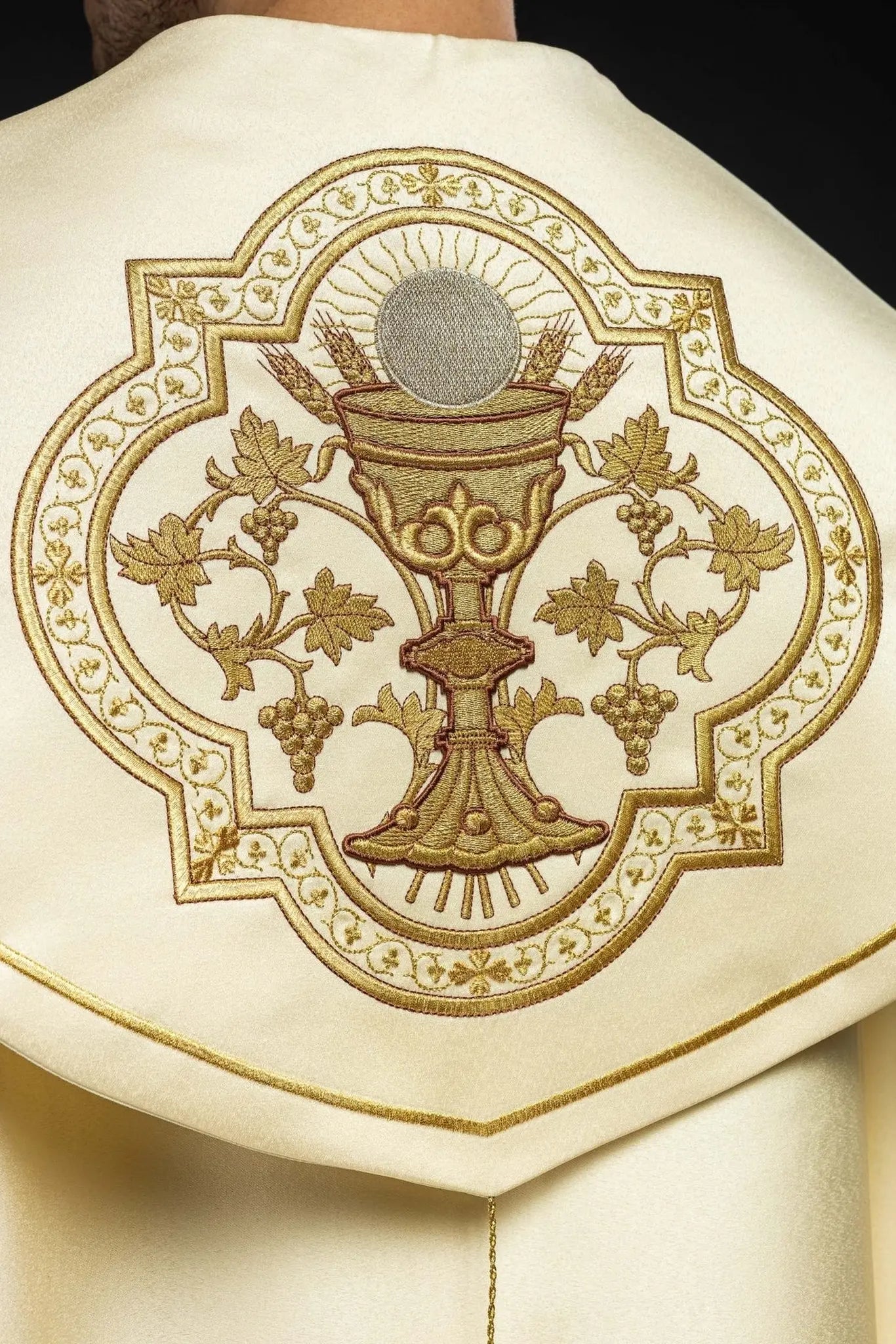 Calice liturgique brodé écru