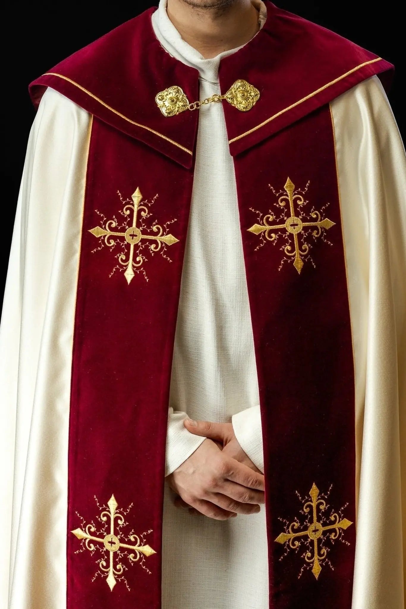 Embroidered liturgical cape with maroon stripe