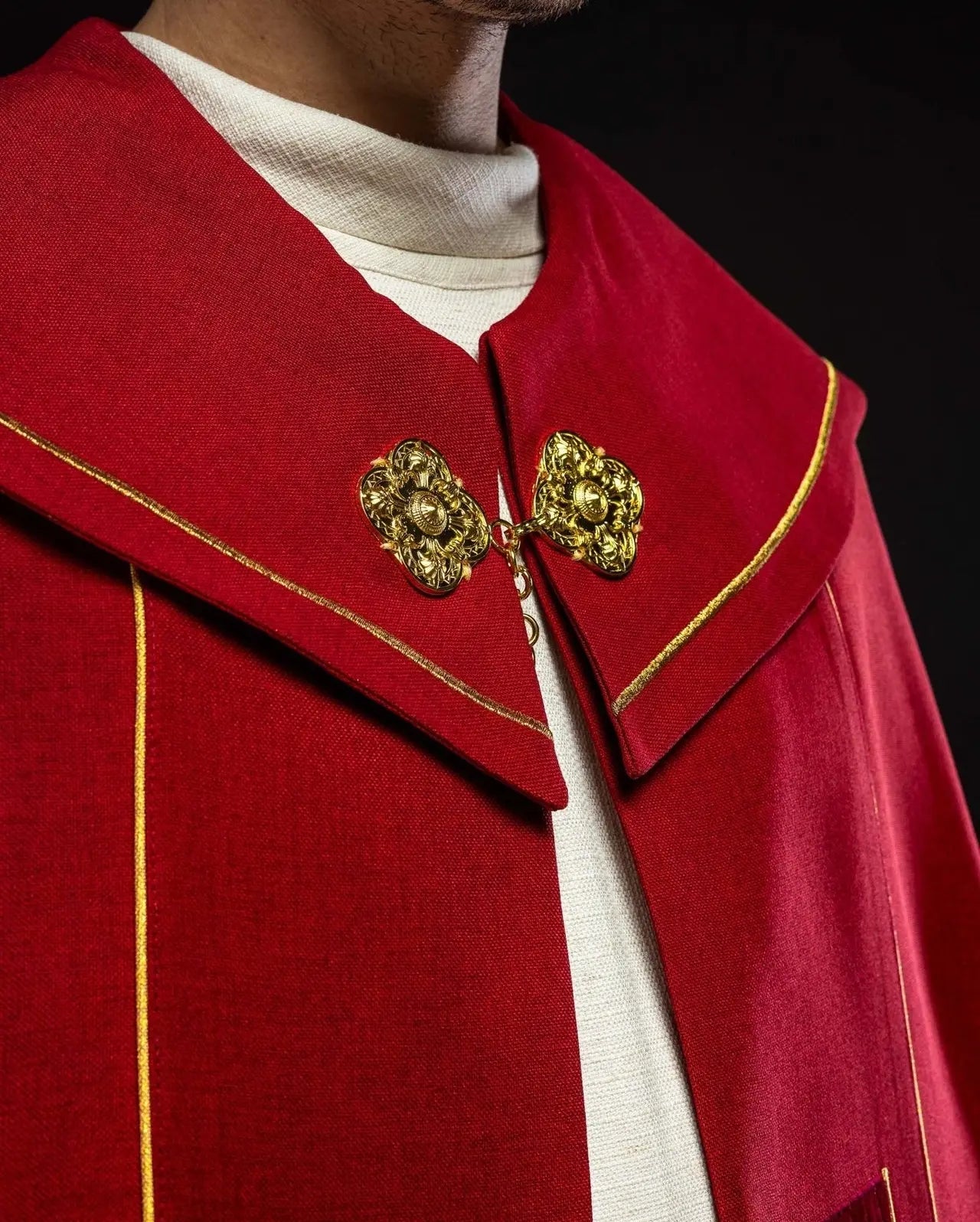 Cap in embroidered gold crosses with red velvet